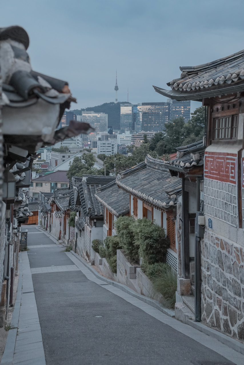 Bukchon Hanok Village early morning - Seoul - South Korea