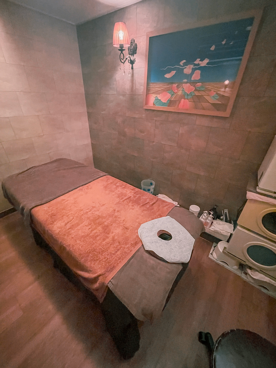 Preparing for my massage at Myeongdong - Seoul - South Korea