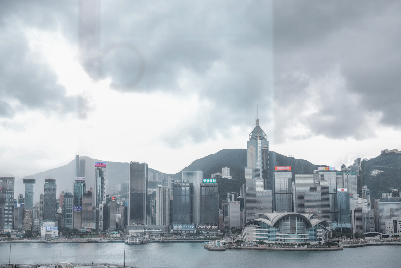 Le skyline devant Victoria Harbour - Hong Kong