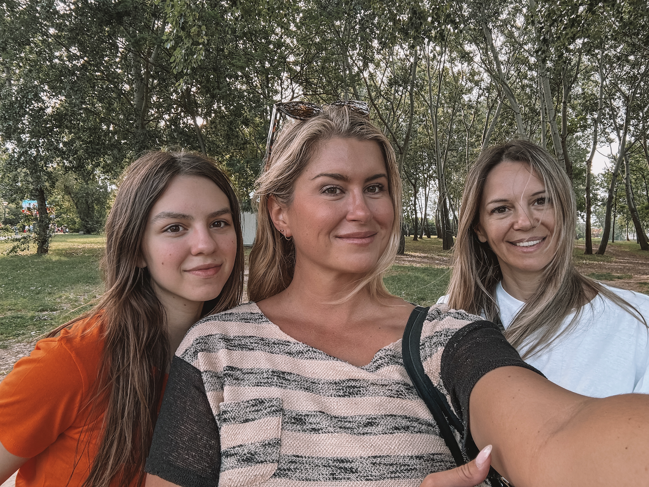 Selfie entre amies à Savsko Jezero - Belgrade - Serbie