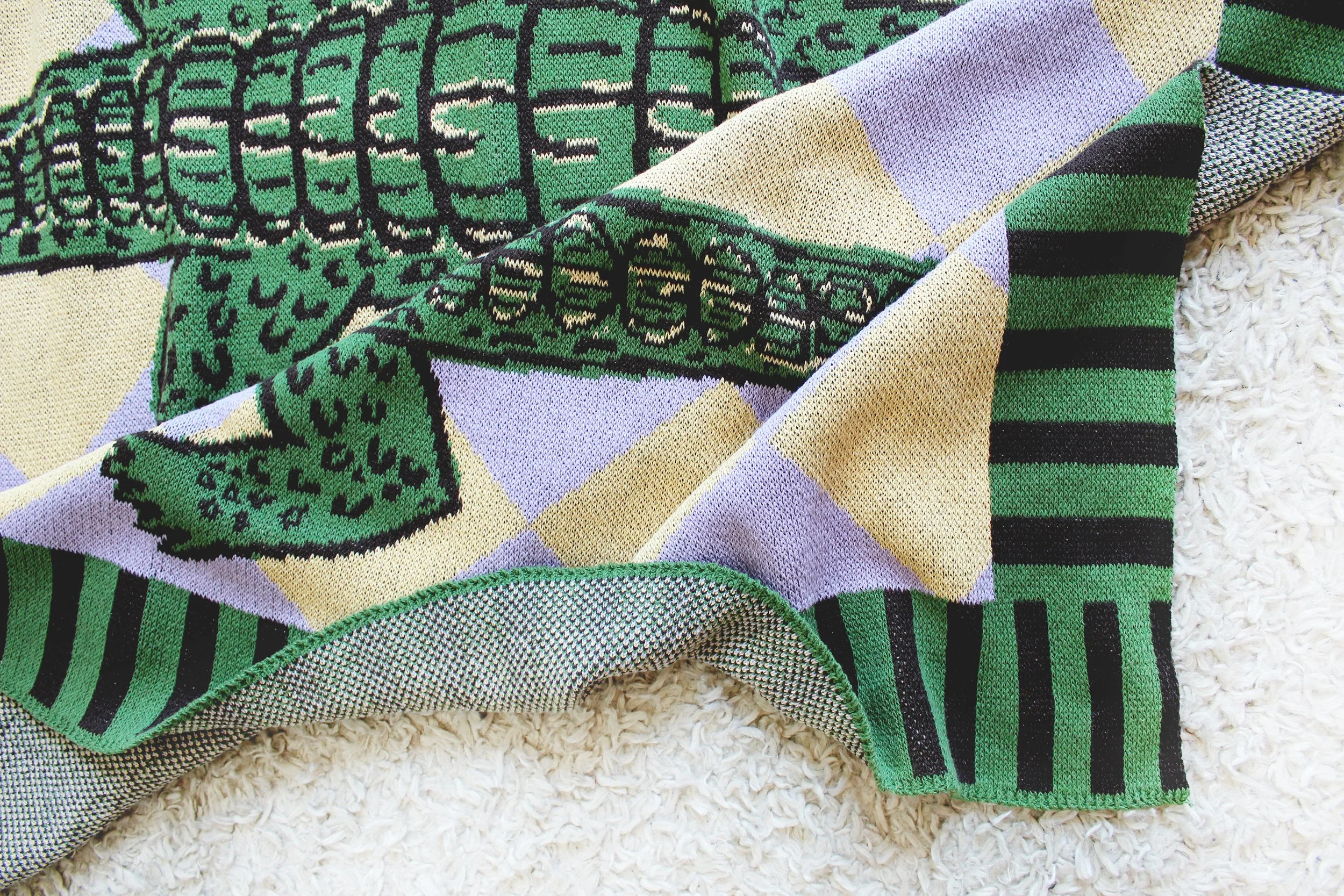 knit blanket alligator patio IMG_7551.JPG