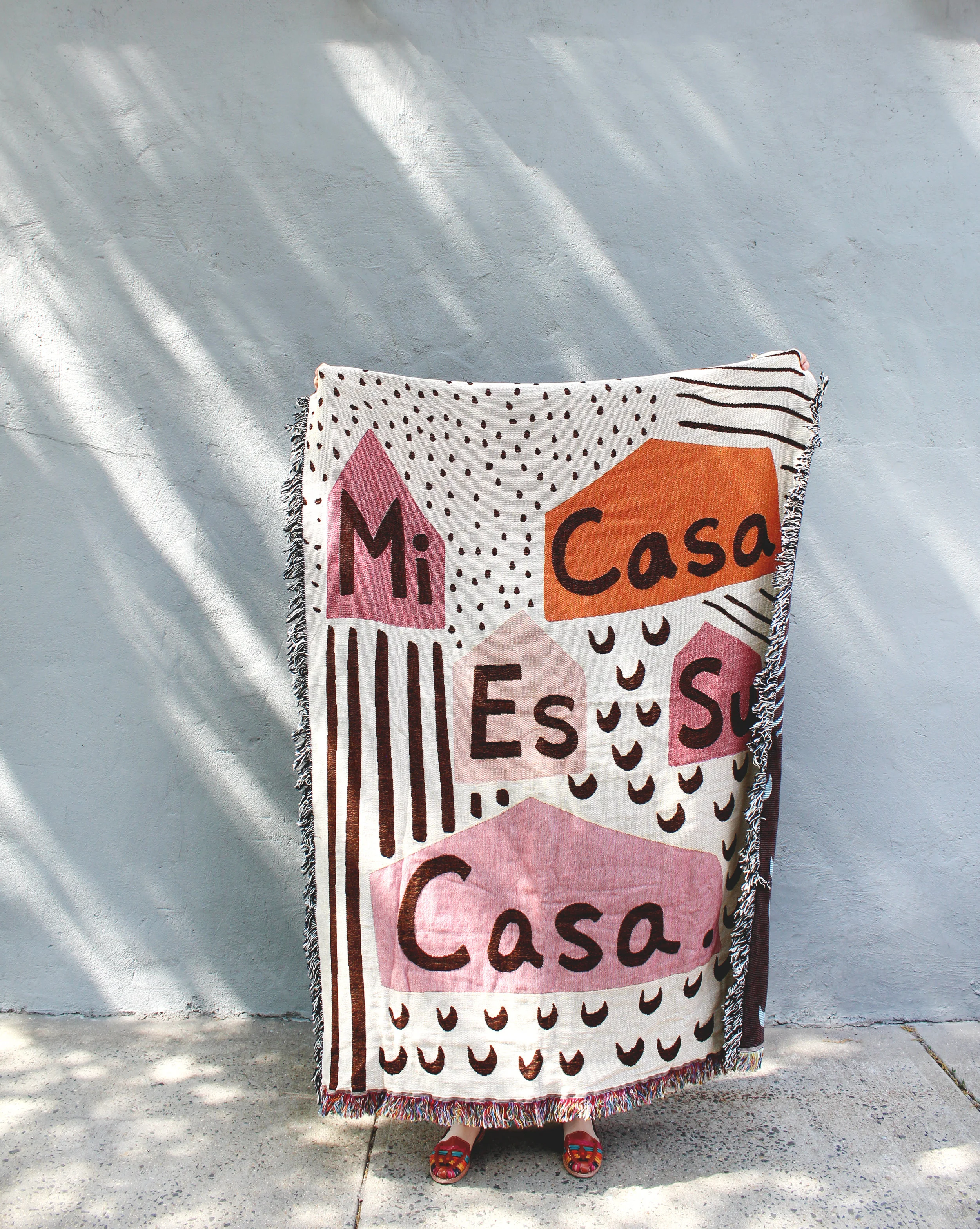 Mi Casa Es Su Casa Blanket by Calhoun & Co. Housewarming Gift ideas