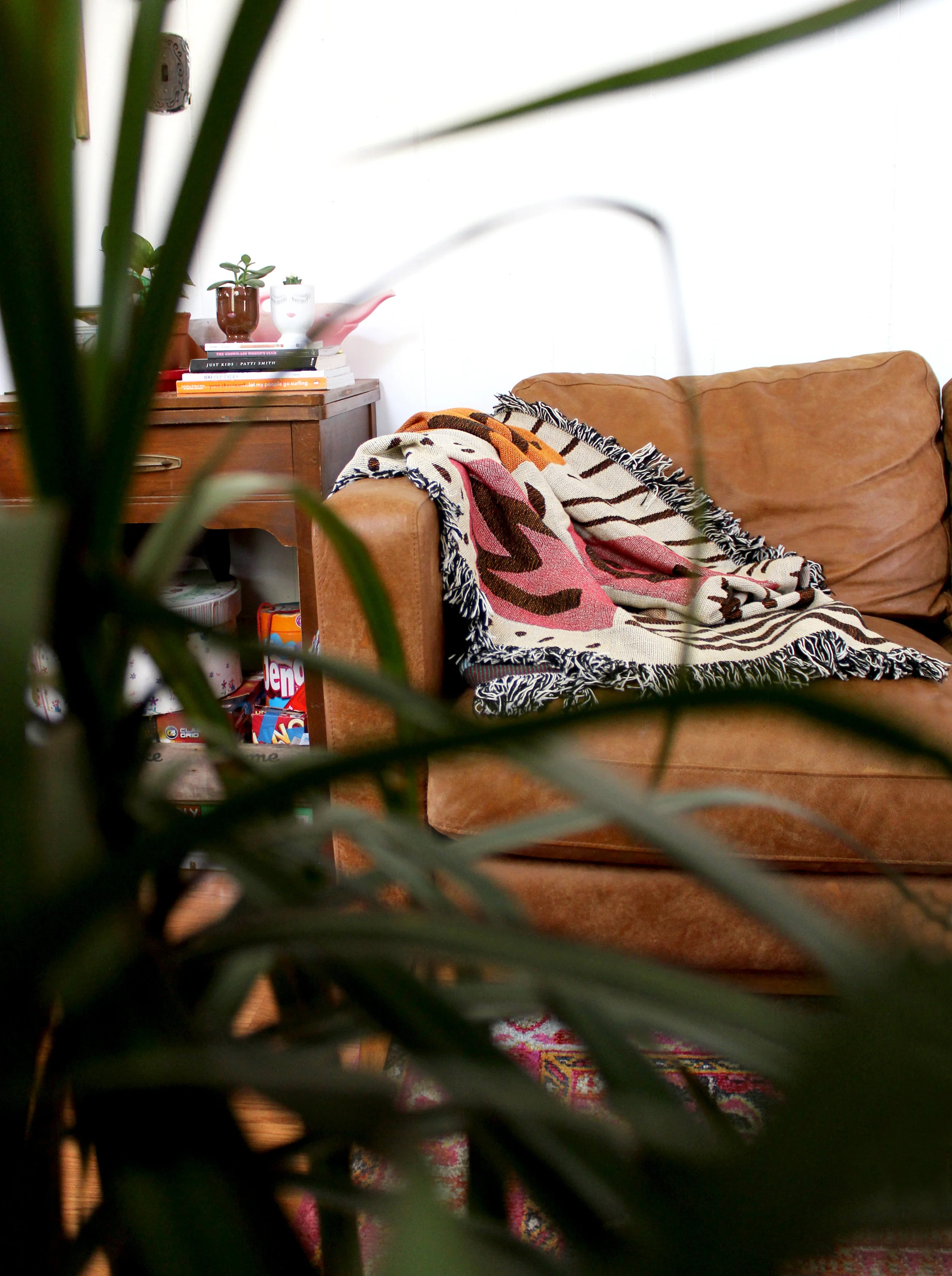 Mi Casa Es Su Casa Blanket by Calhoun & Co. Living Room Ideas