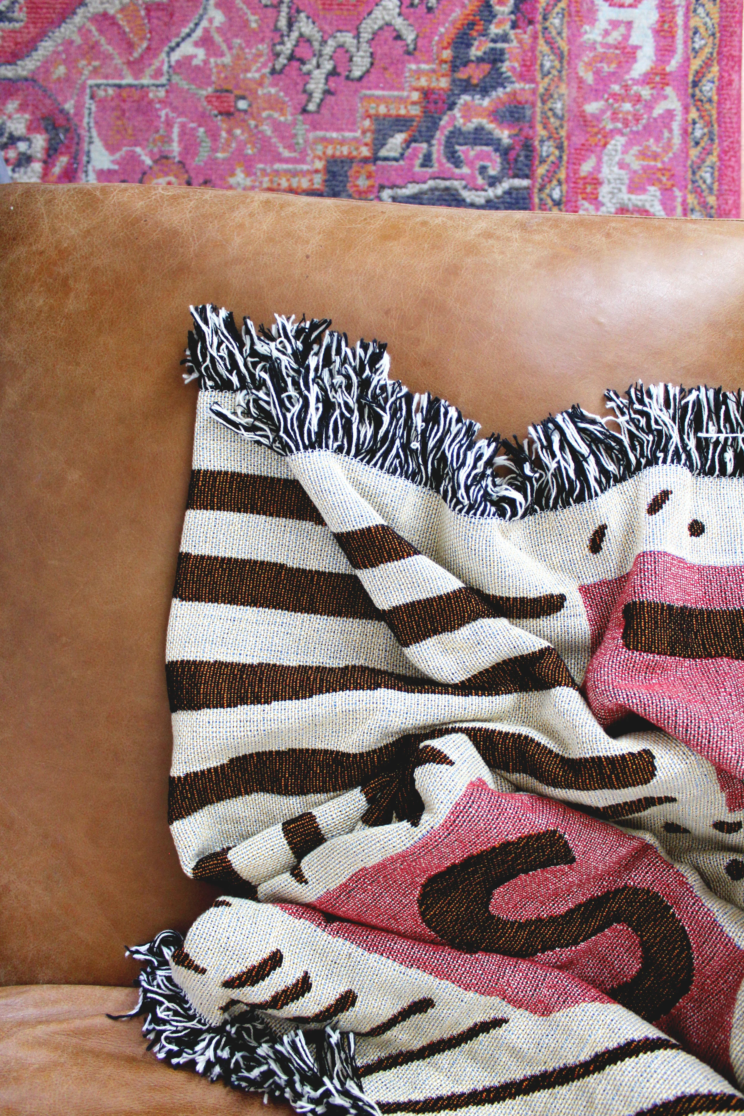 Mi Casa Es Su Casa Blanket by Calhoun & Co. Fringe Blankets