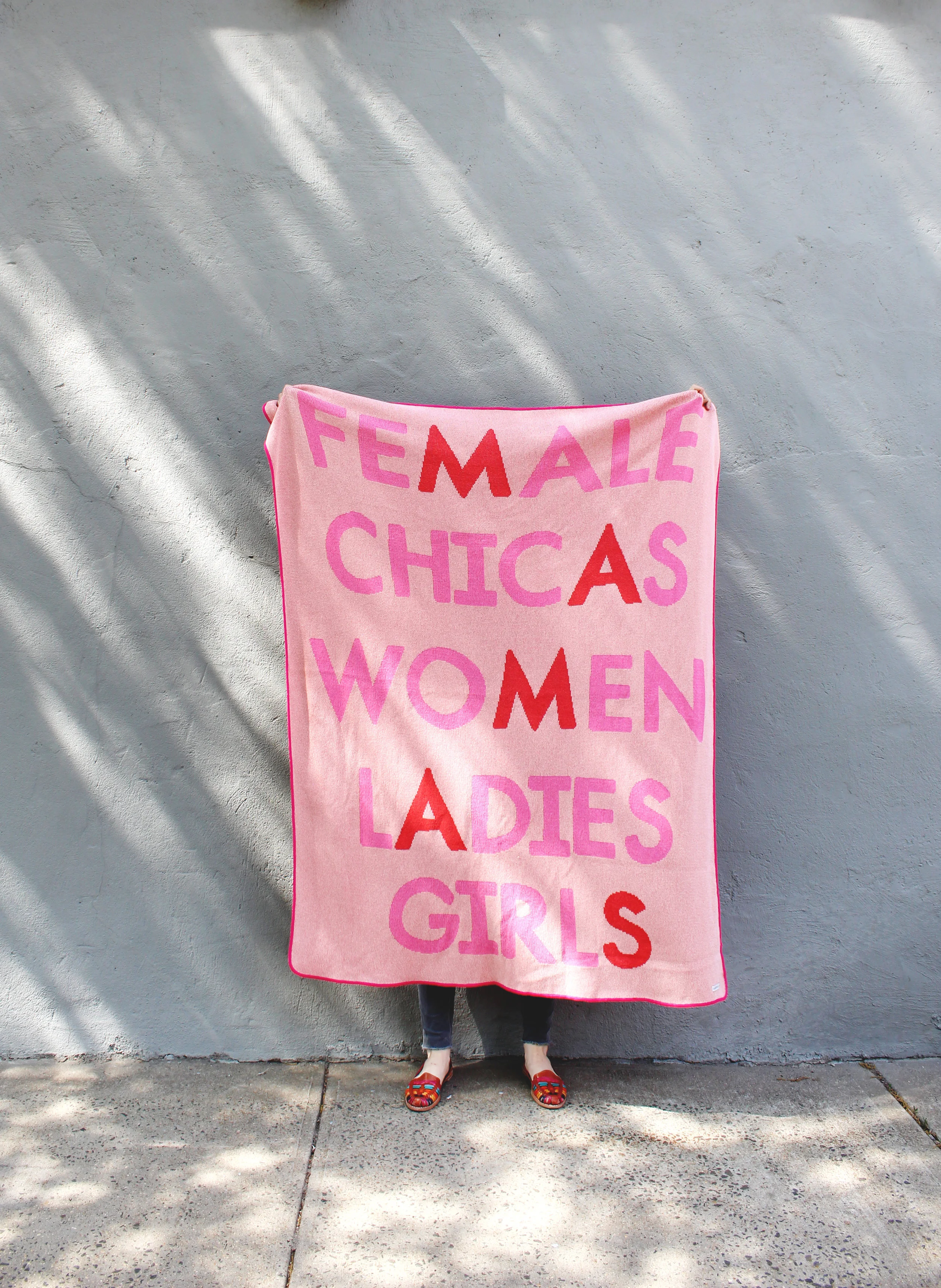 MAMAS Females Chicas Women Ladies Girls Pink Blanket by Calhoun & Co. - Girl Power Throw Blanket Gift Colorful Decor Pink