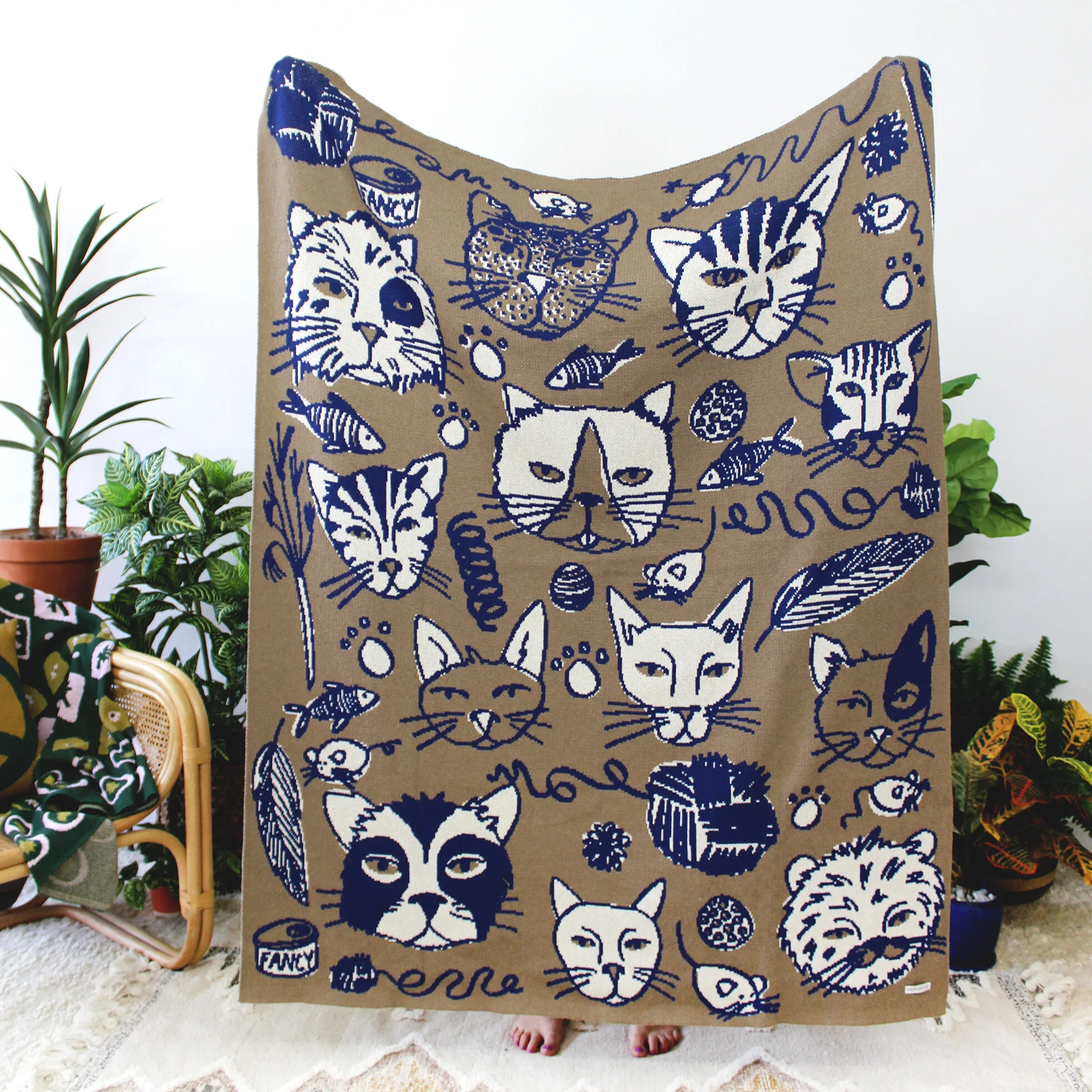 Meow knit blanket neutral IMG_2082.JPG