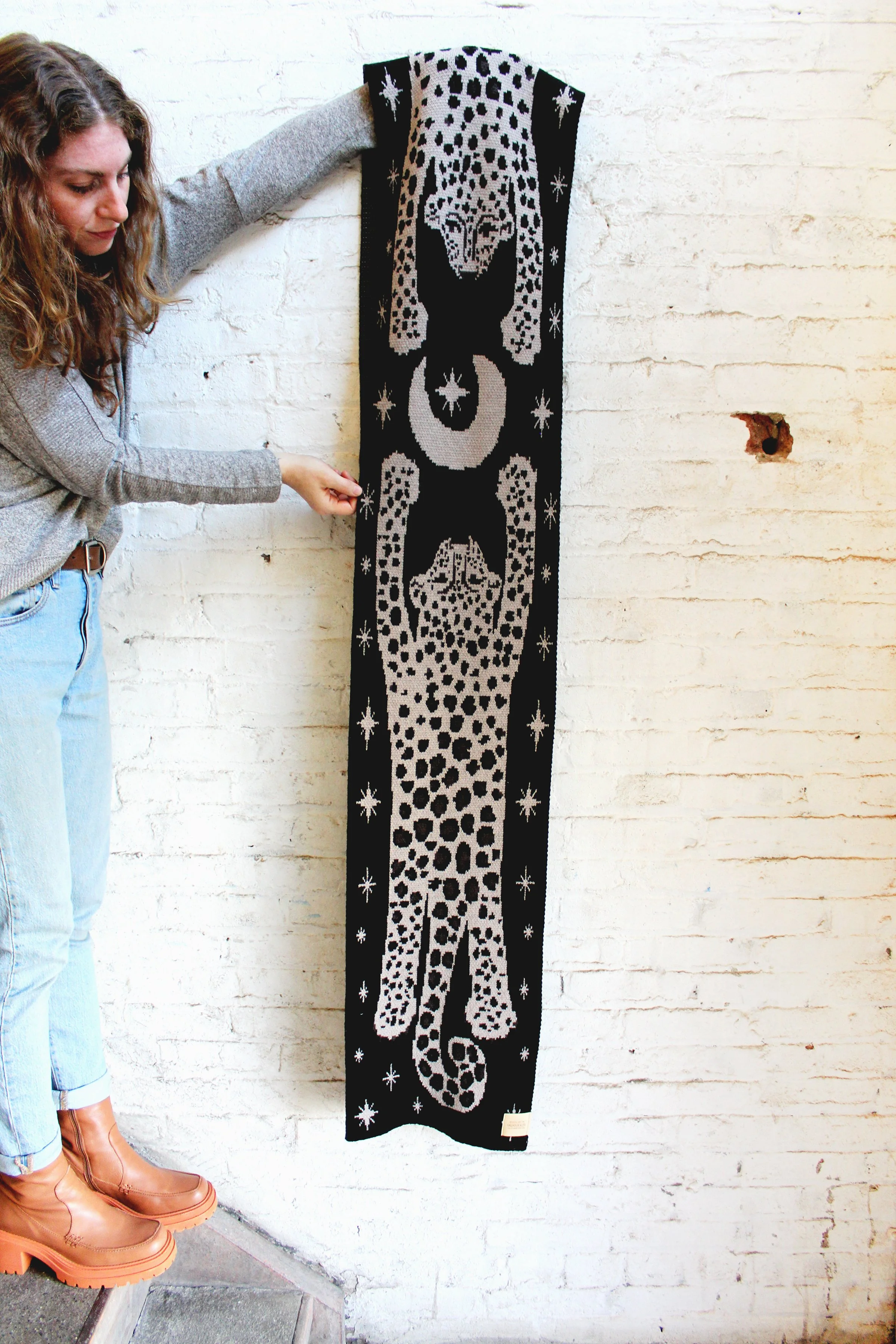 Merino Wool Scarf Leopard Snow Grey IMG_5468.JPG