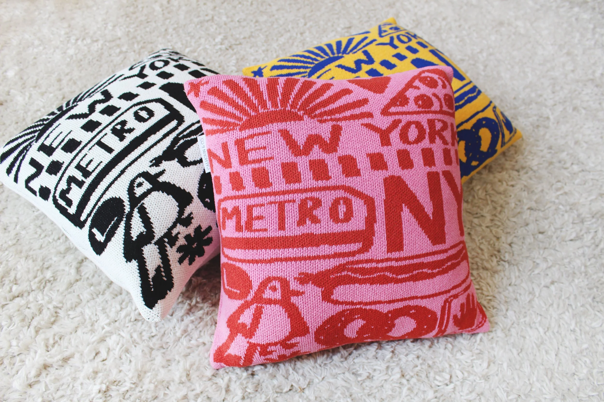 NEW YORK KNIT PILLOW — Calhoun & Co