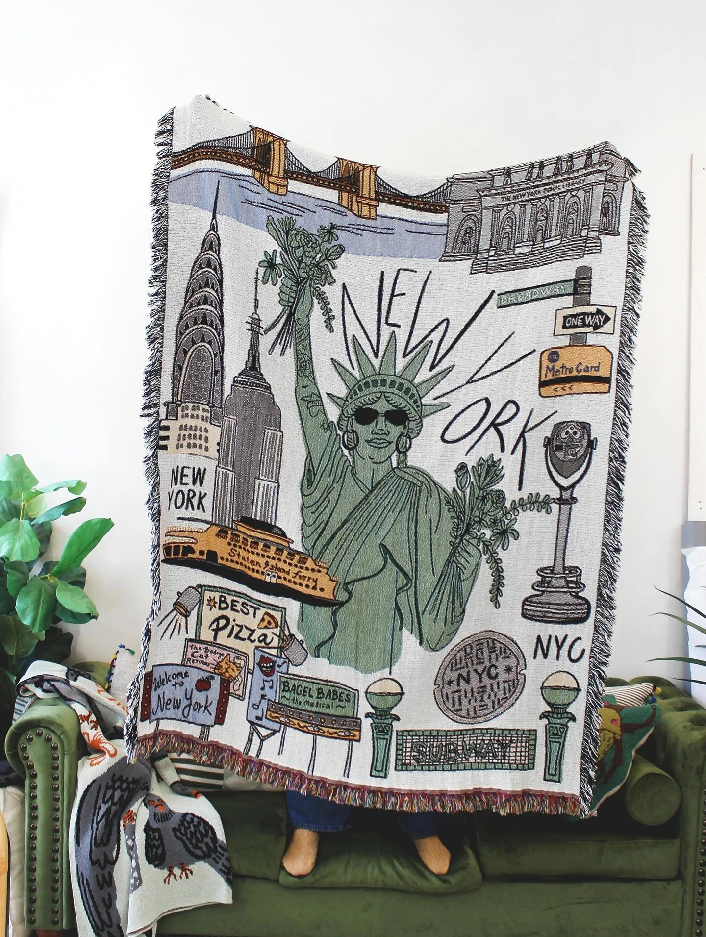 Liberty Lady.🗽 More bad ass women celebrated, leading the way, protecting those who need it and taking charge. Girls can. Women can do. It. All. Cheers to all the women out there showing up in all the big and little everyday ways. High fives to the 