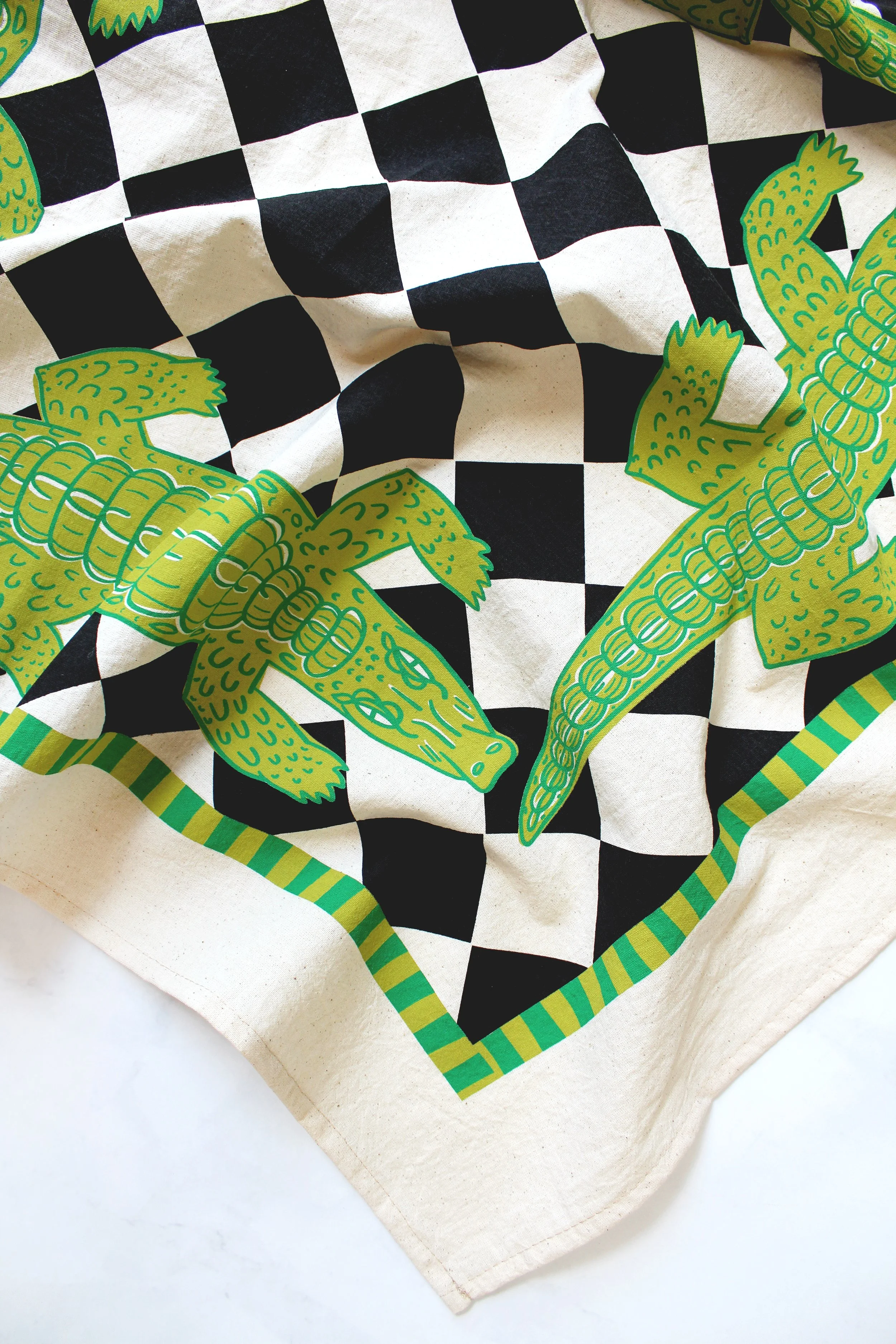 Tea Towel Alligator IMG_7707.JPG