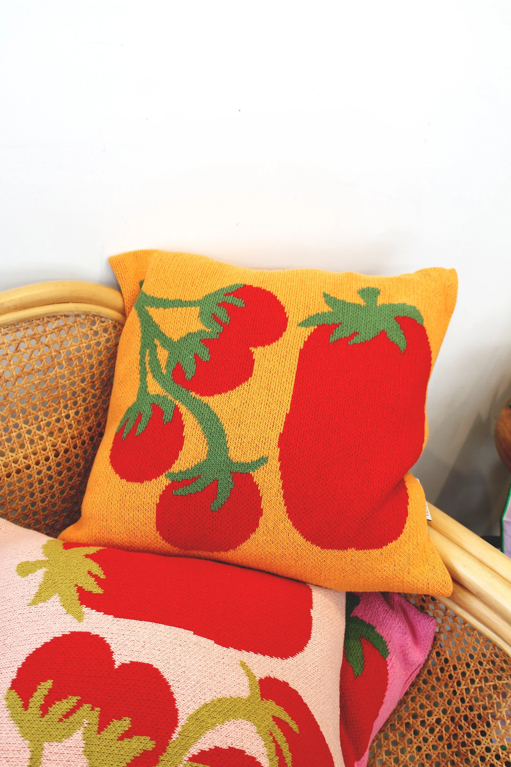 pillow tomato IMG_8681.JPG