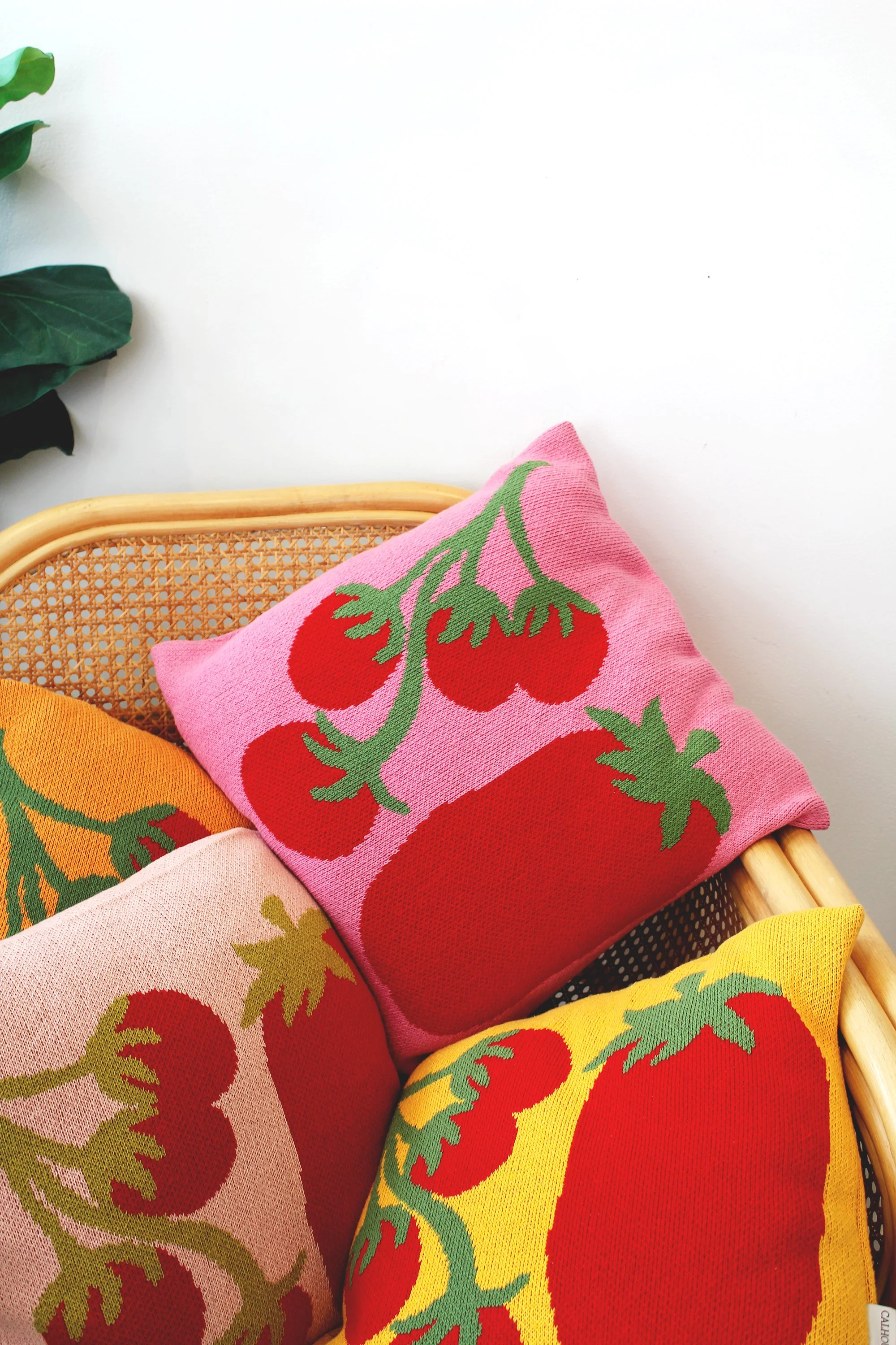 pillow tomato IMG_8799.JPG