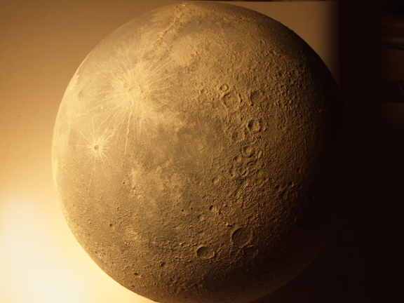 10" moon