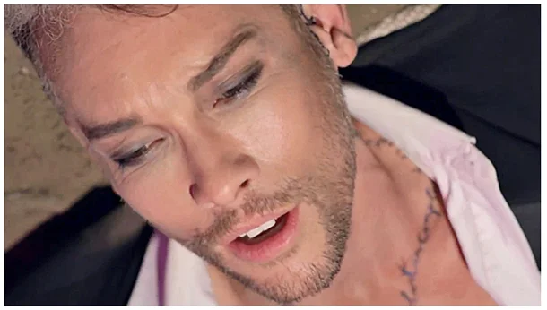 …So many things in this life are so beautiful …….So many things around us are so rare… ————–That Rogue Romeo “Wonderland” Share this video⇒ http://youtu.be/p0rdvpDZDrM