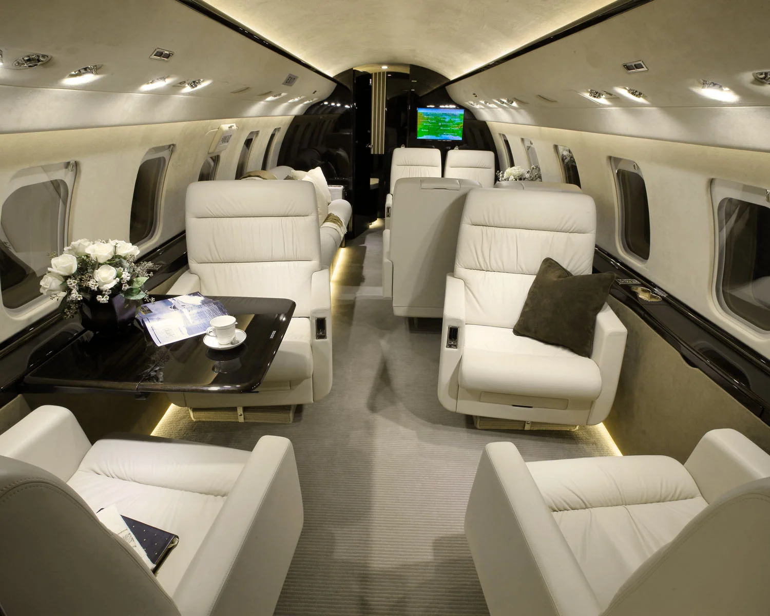 5744CabinAft.jpg