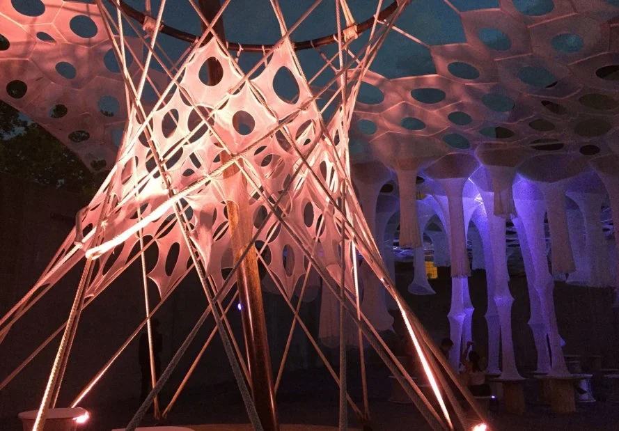 This Interactive Woven Canopy at MoMA PS 1 Changes Colors as the Sun Sets
