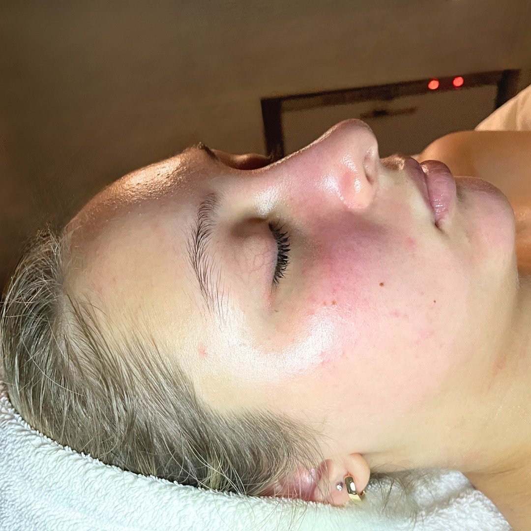 During the hassles of spring cleaning, don&rsquo;t forget to take time for yourself and treat yourself to one of our facials!

#SpringCleaning #ClassicFacial #FacialEsthetician #DaySpa #GenevaSpa #GlenEllynSpa