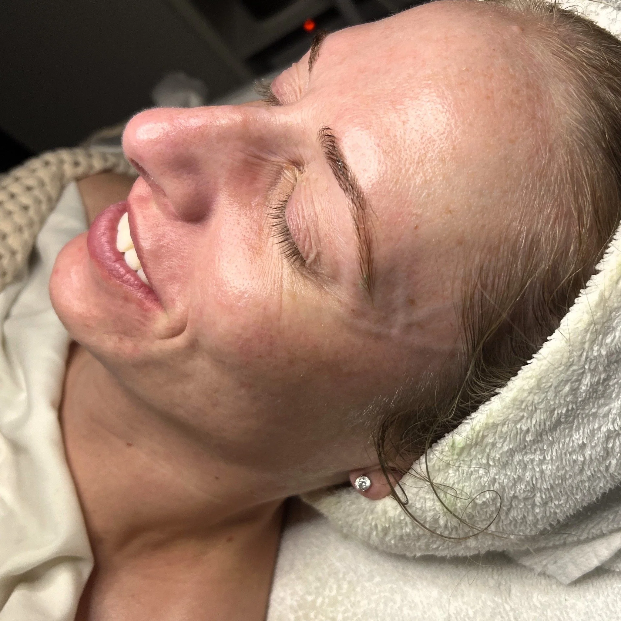 Get yourself an esthetician that can do it all!
Brows Shaped ✅
Brows Tinted ✅
Facial ✅

#SpaSalon #Chicagoland #SkinExperts #BrowPros #NaturalBeauty