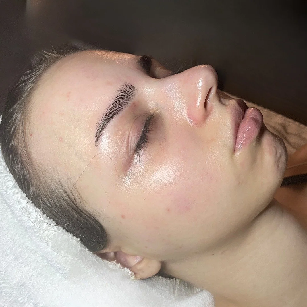 This is your sign to book a facial this holiday season! With our black Friday specials, you can save 15% when you schedule $125+ in services on Black Friday or Small Business Saturday. 

Don't have time to get it scheduled before Thanksgiving? Ask fo