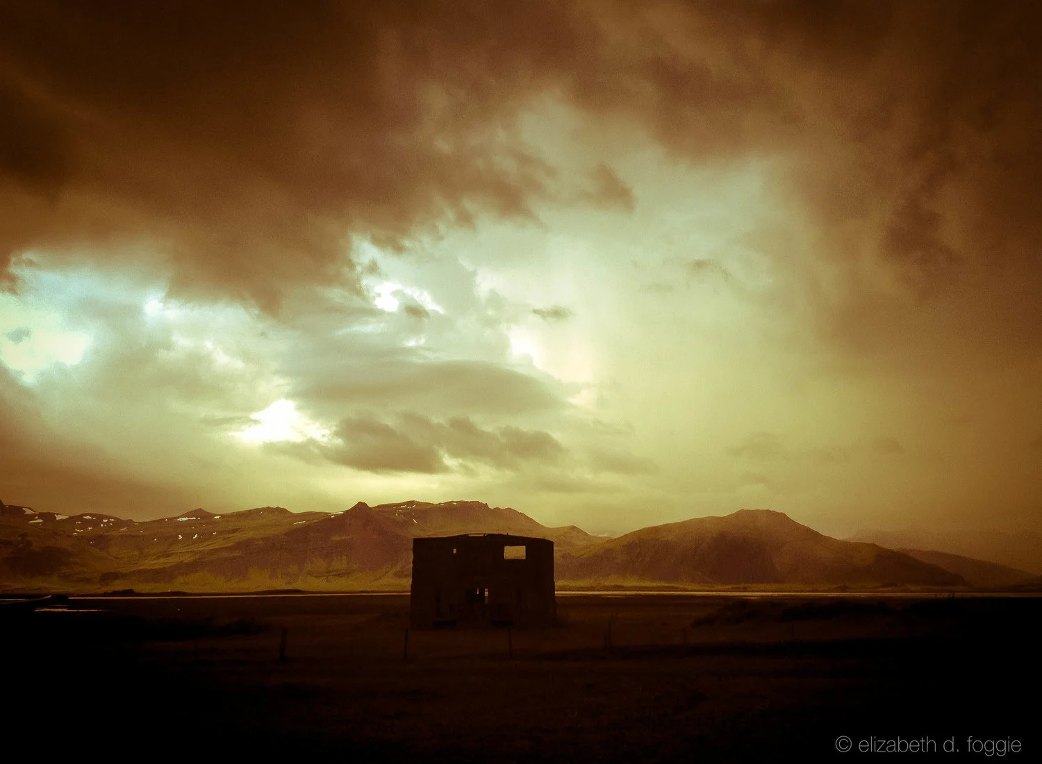 MIDDLE OF NOWHERE | 2014
