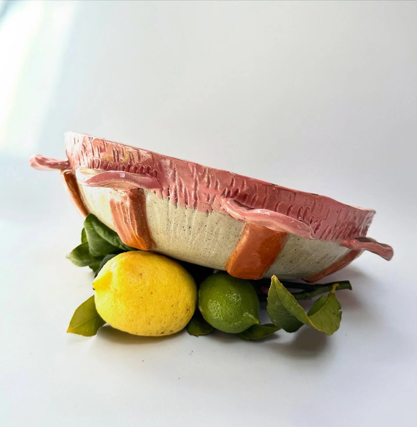 New Deluxe Salad Bowls are now available @greenhouseinteriors head in-store or online and get ready for some warmer weather! ☀️🥬

#laurenbarton #Handmade #SupportSmallBusiness #SupportTheSurfcoast #SupportLocal #HandmadeAustralia #HandmadeCeramics
#