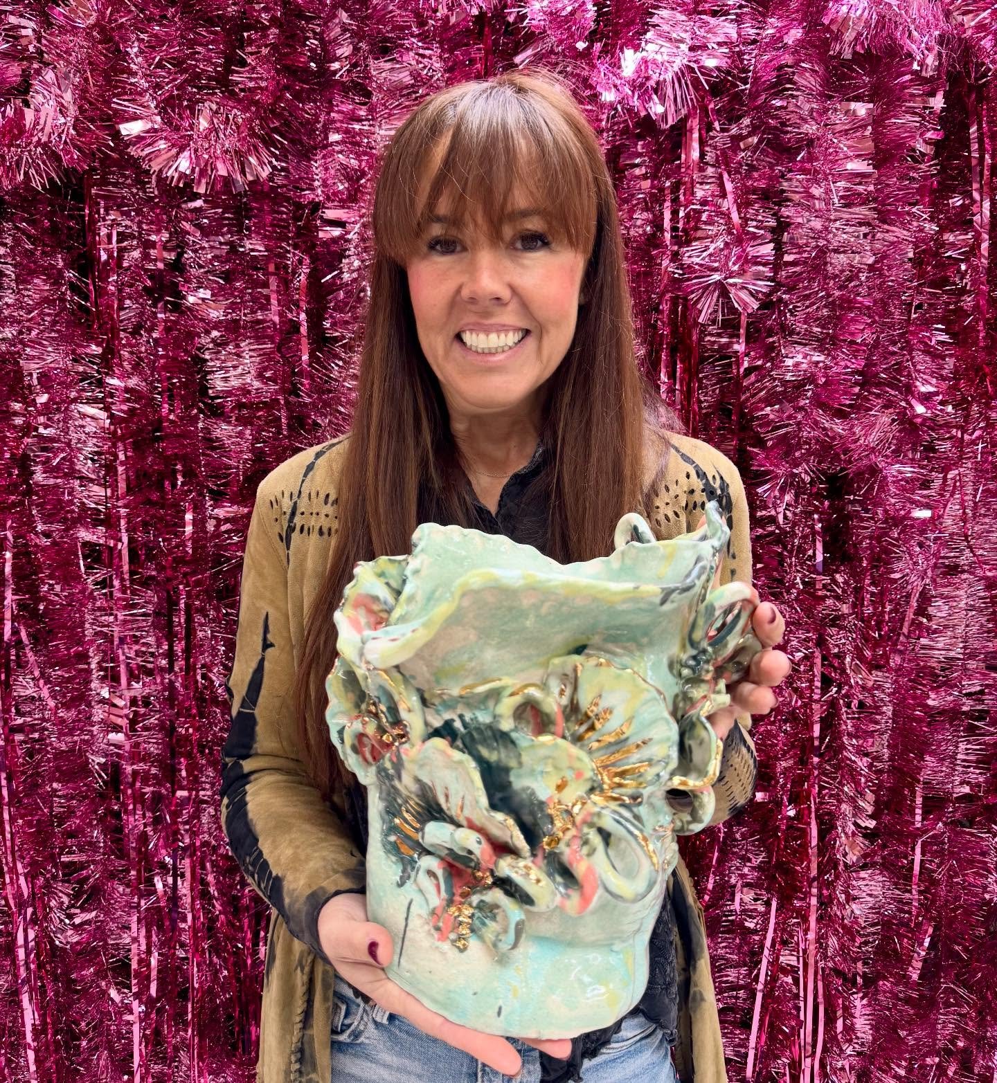 Gorgeous Maggie buying herself a well deserved gift 💝 
We need to all spoil ourselves more often! 

#laurenbarton #Handmade #SupportSmallBusiness #SupportTheSurfcoast #SupportLocal #HandmadeAustralia #HandmadeCeramics
#bellbraeclay #Surfcoast #TORQU