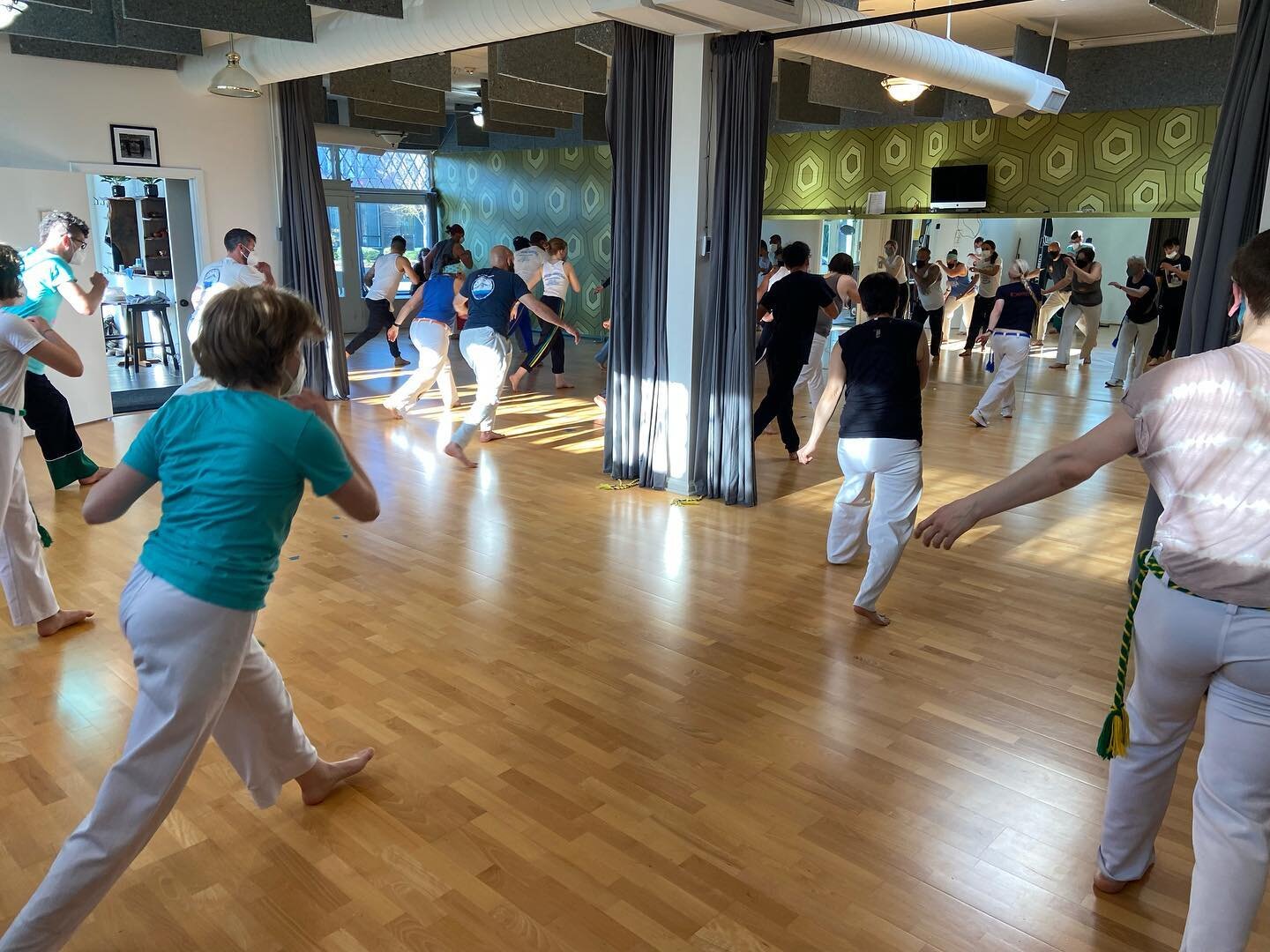 Workshop with Professor JP!
Thank you everyone for your time, ax&eacute; and hugs! #capoeirabesouro #pdxcapoeira #capoeira