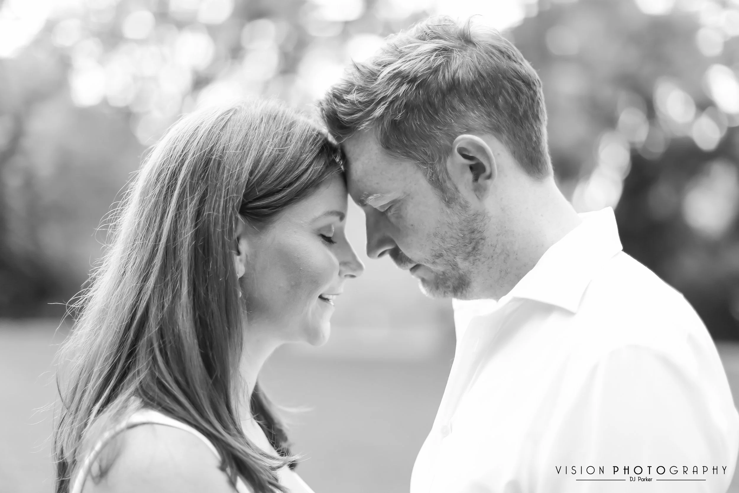 Outdoor maternity Botanic Gardens black and white