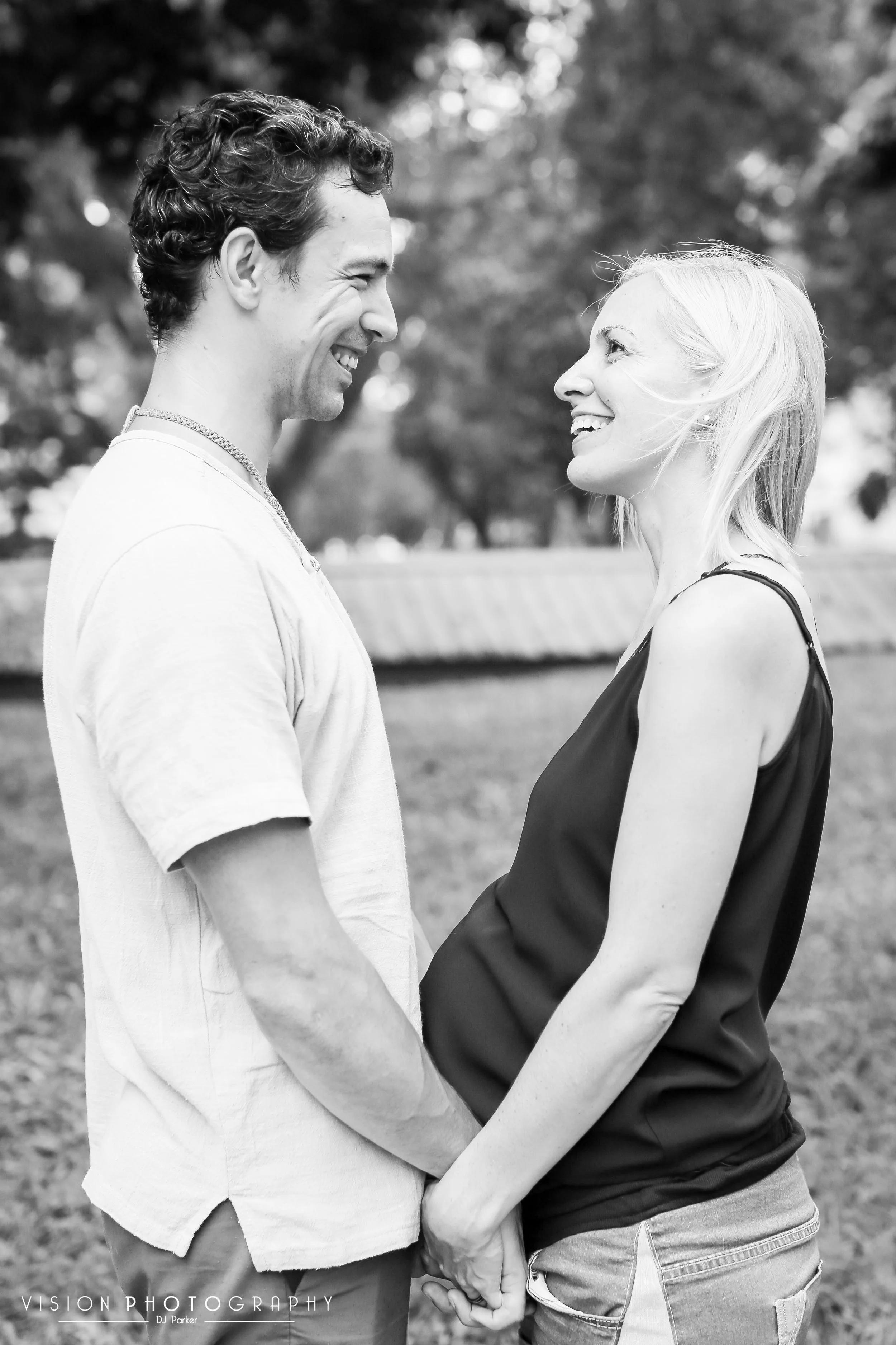 Outdoor sibling maternity black and white