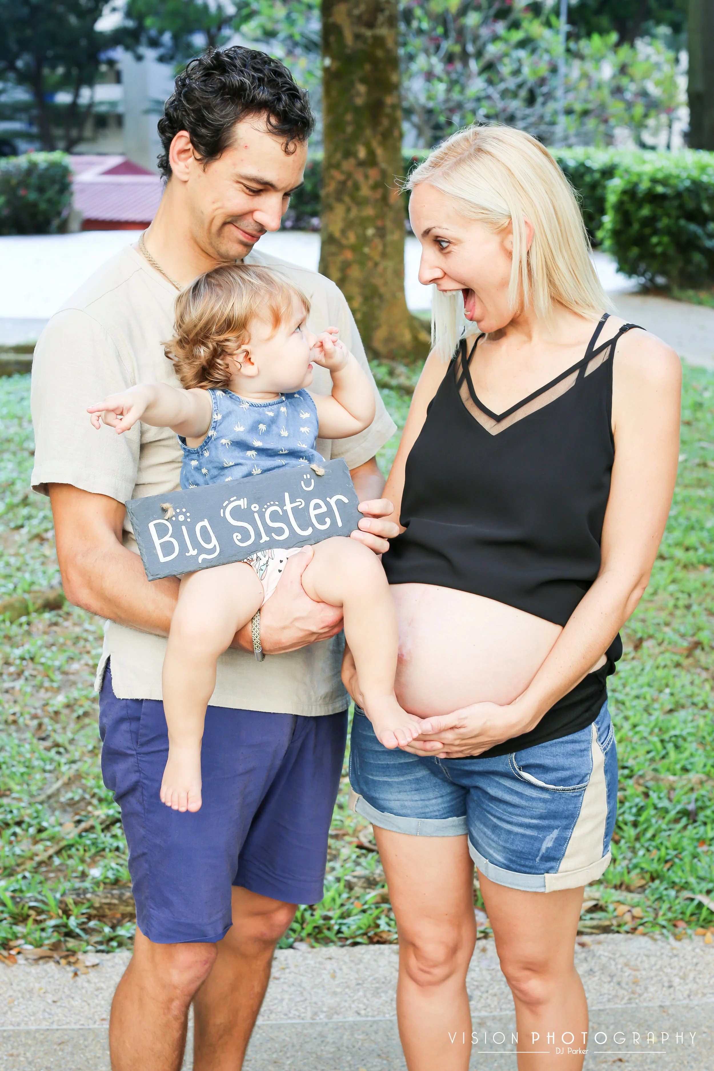 Outdoor sibling maternity playground