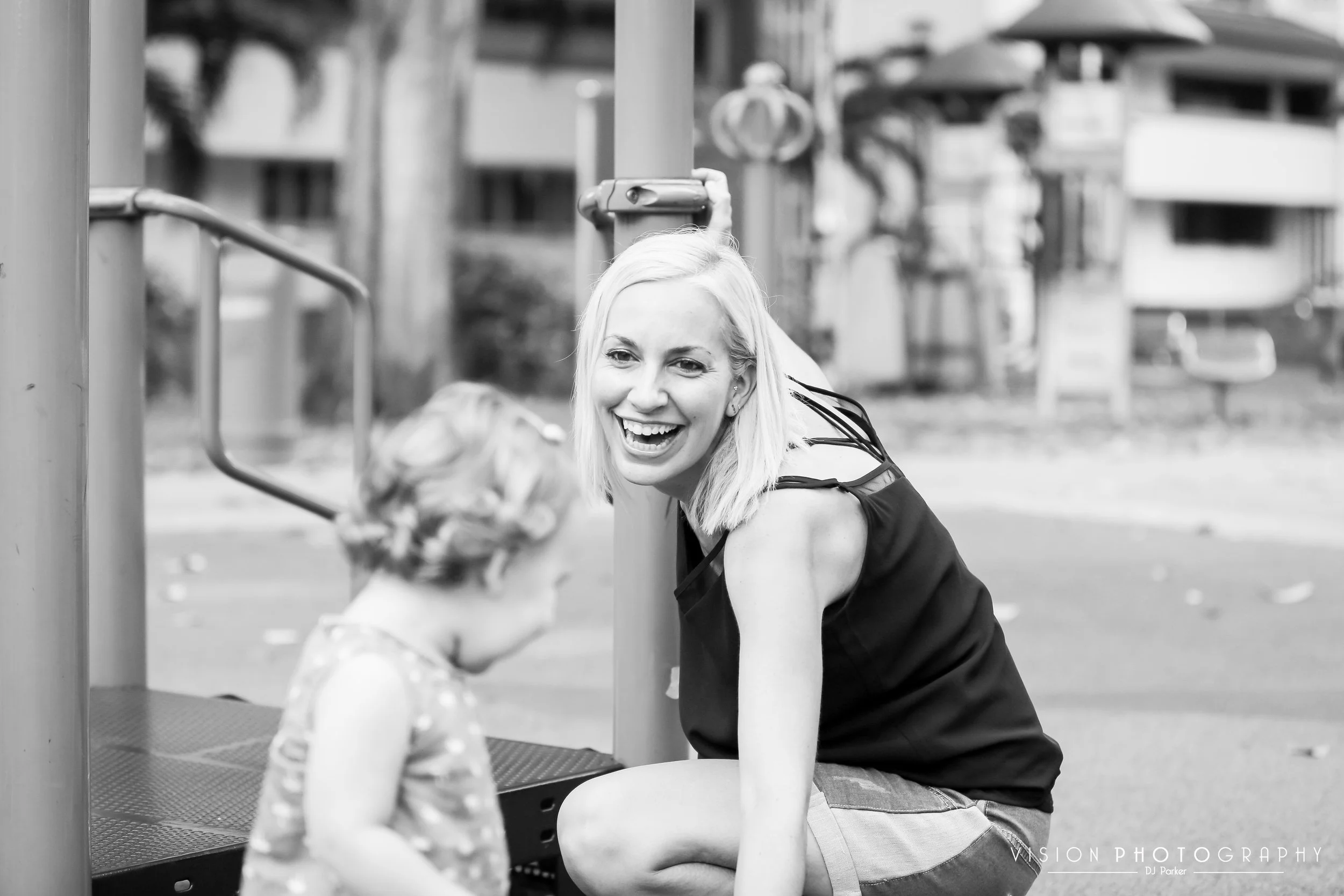 Outdoor sibling maternity black and white