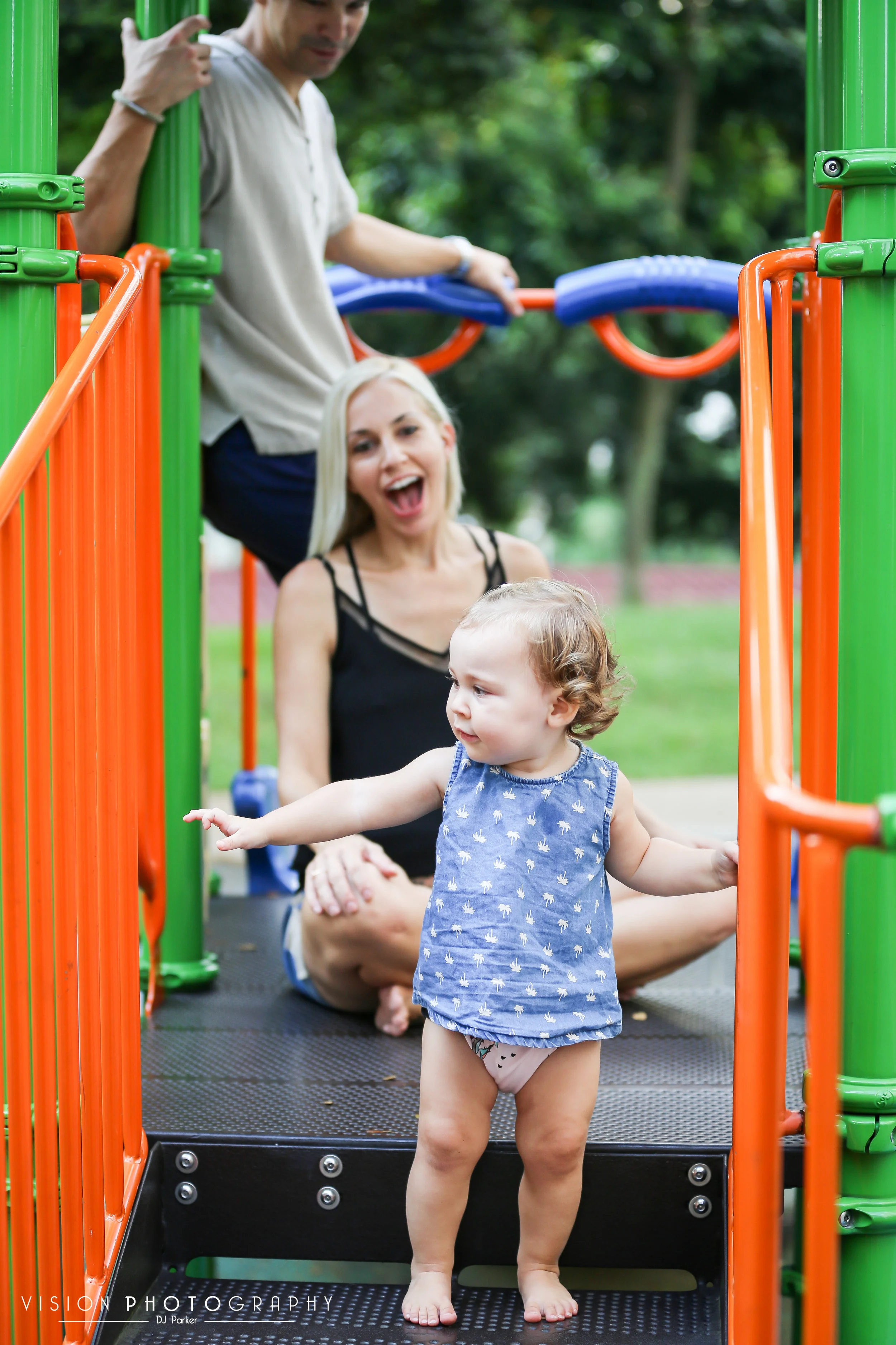 Outdoor sibling maternity playground