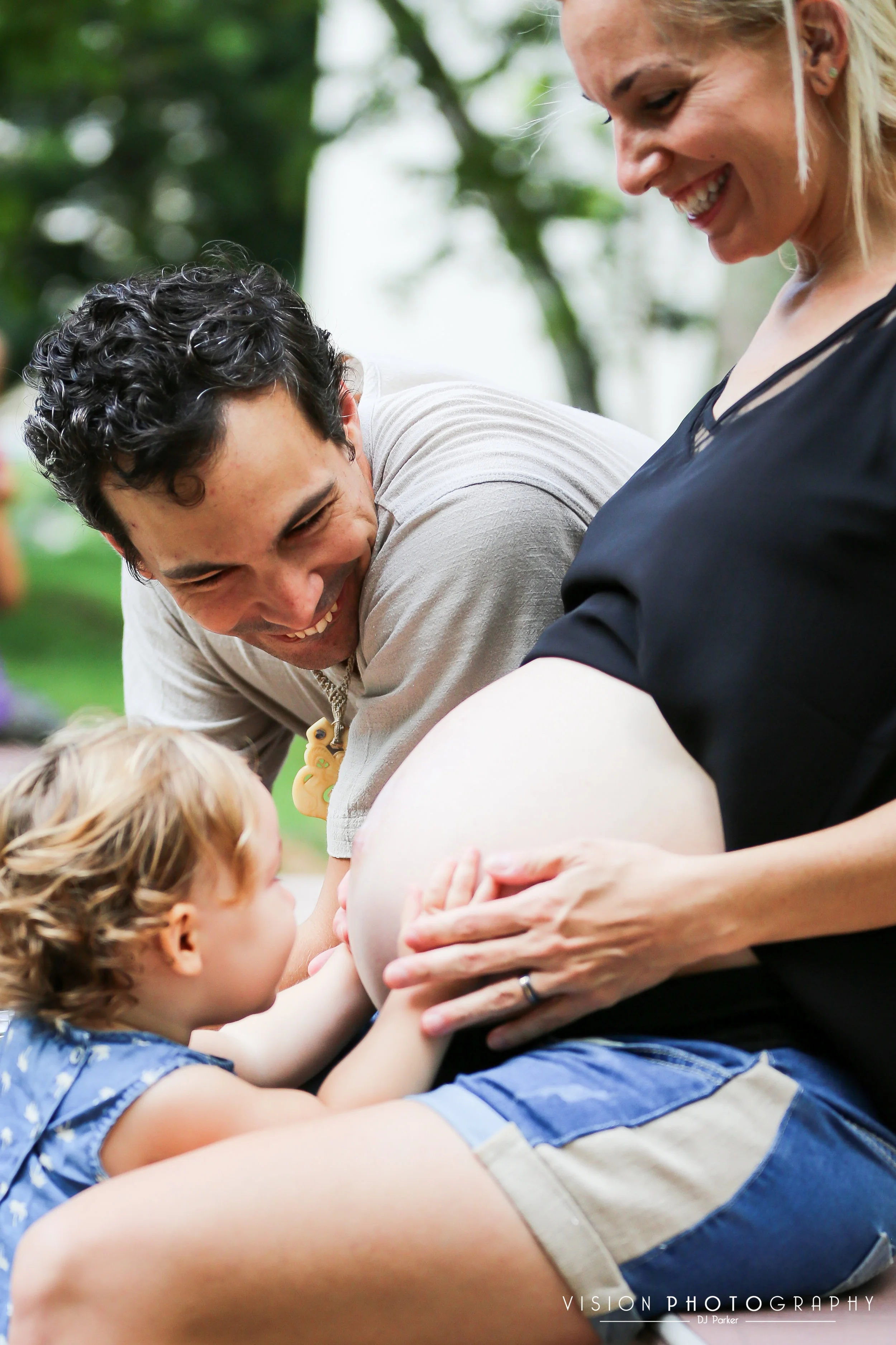 Outdoor sibling maternity playground