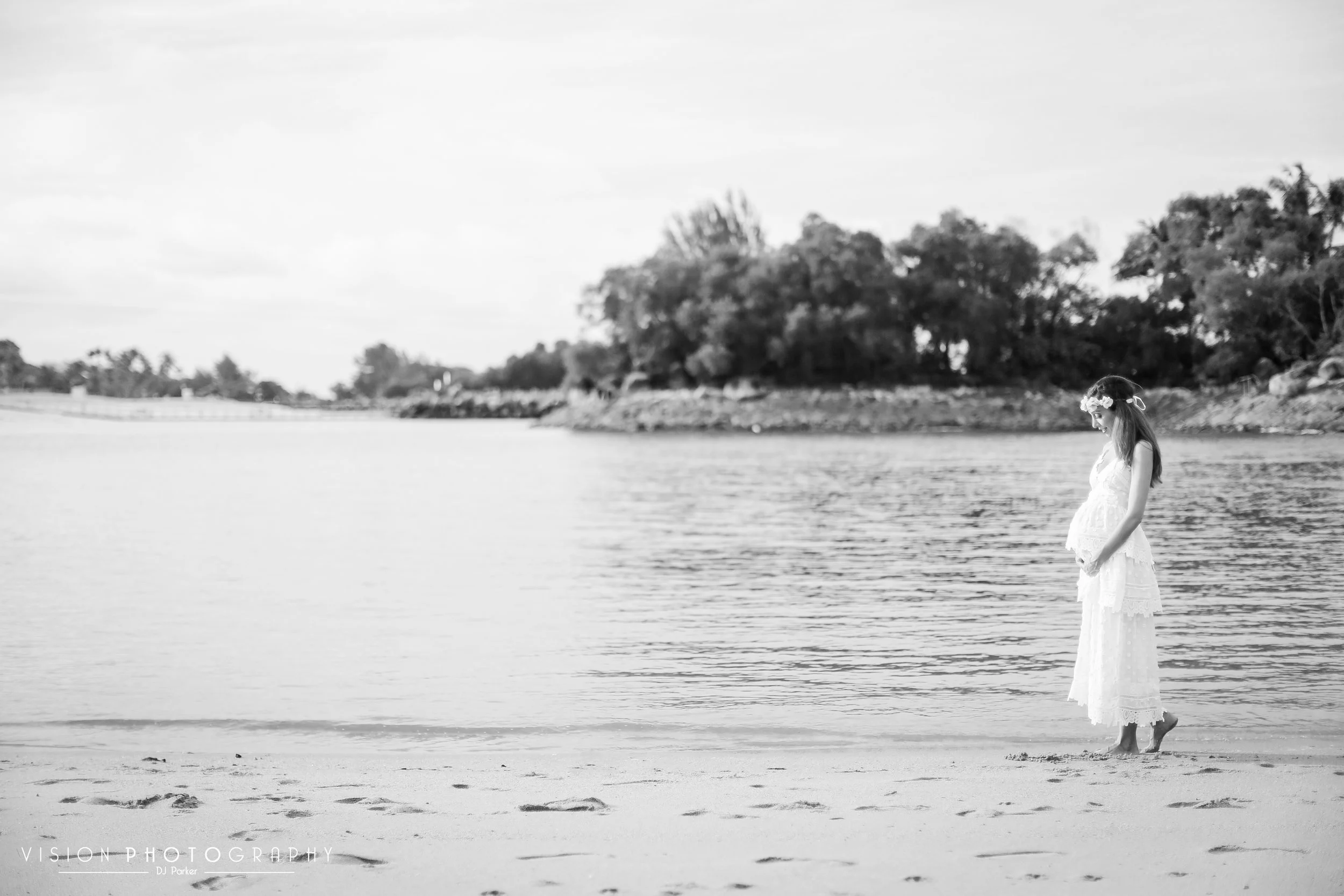 Outdoor maternity Sentosa black and white