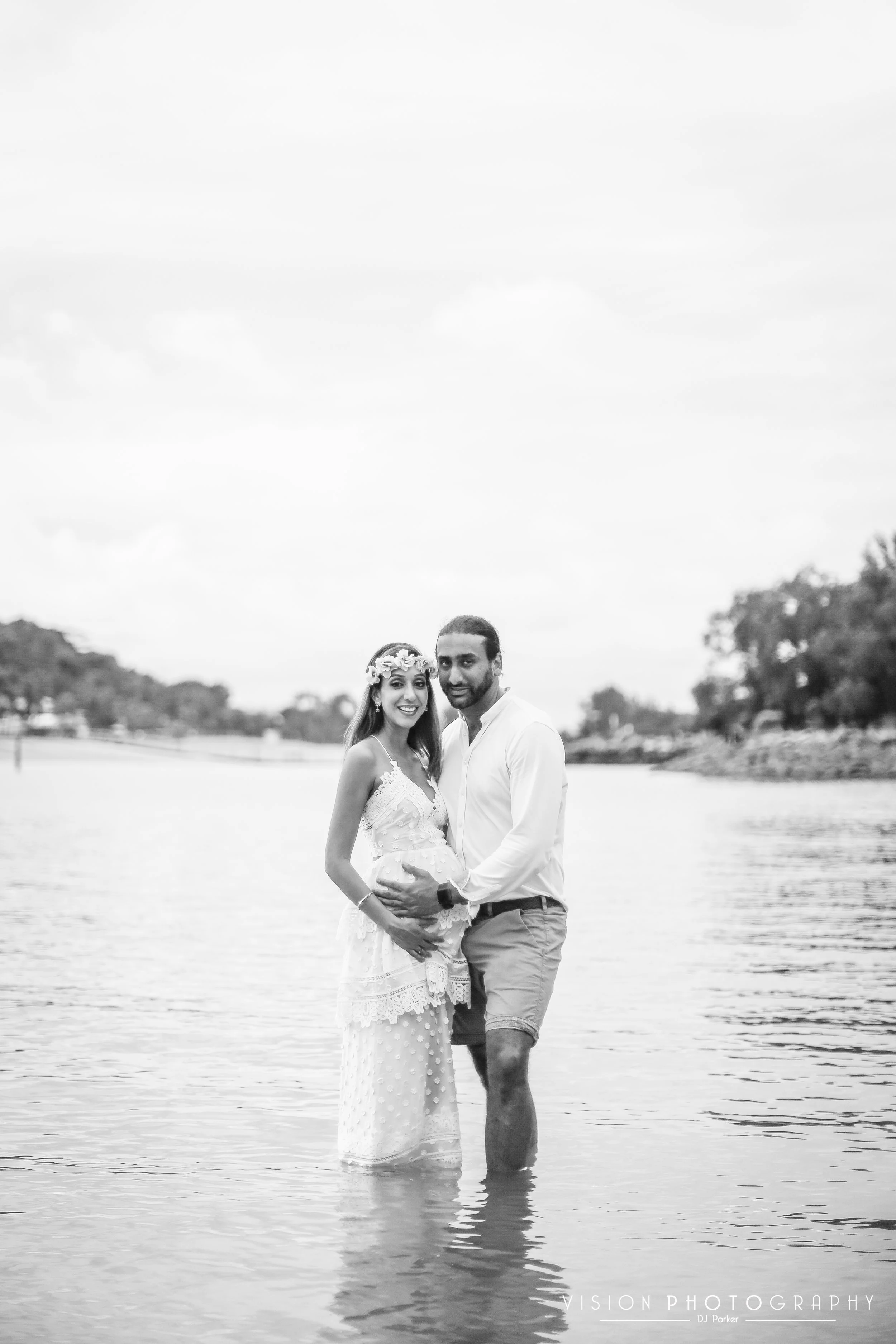 Outdoor maternity Sentosa black and white