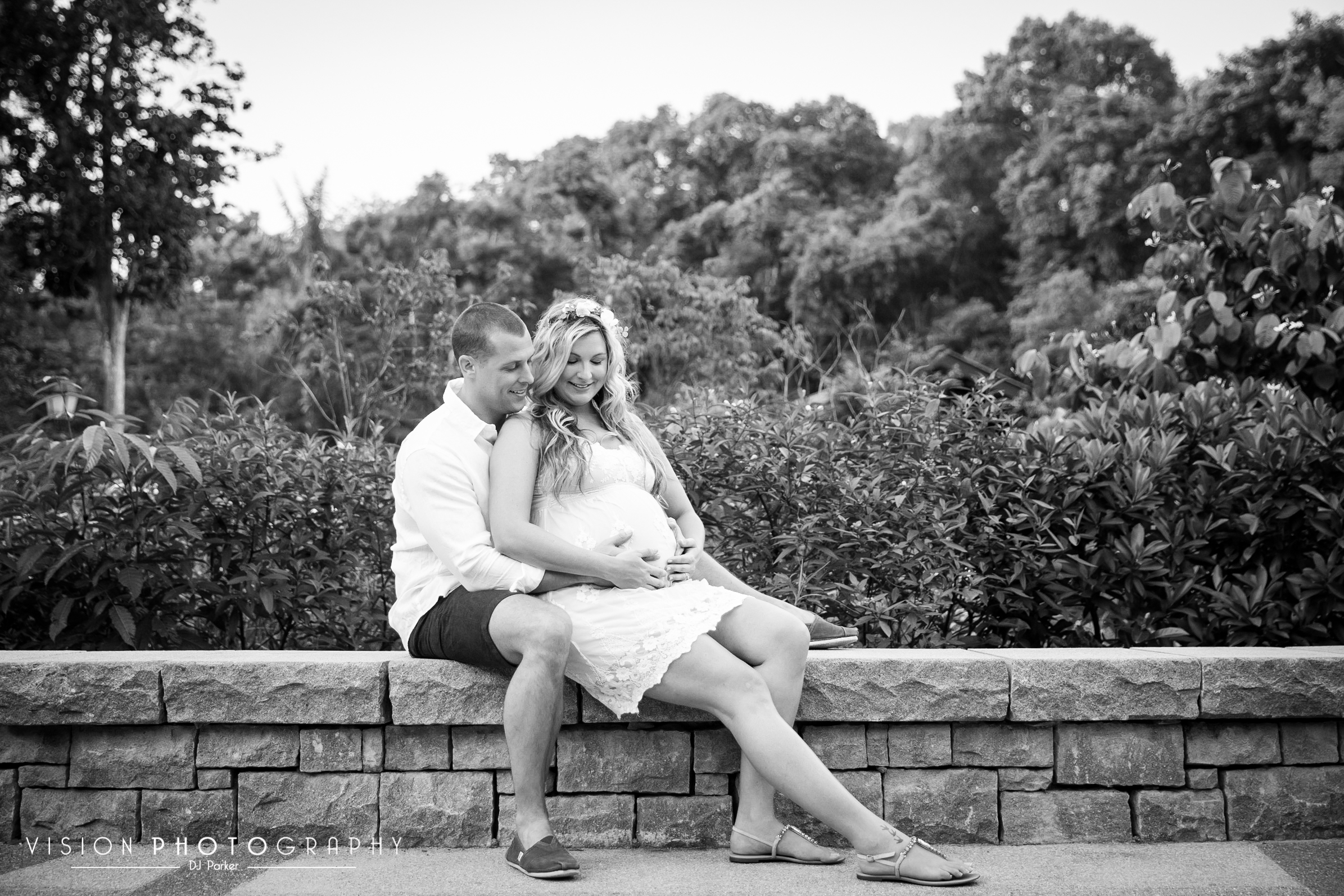 Outdoor maternity black and white