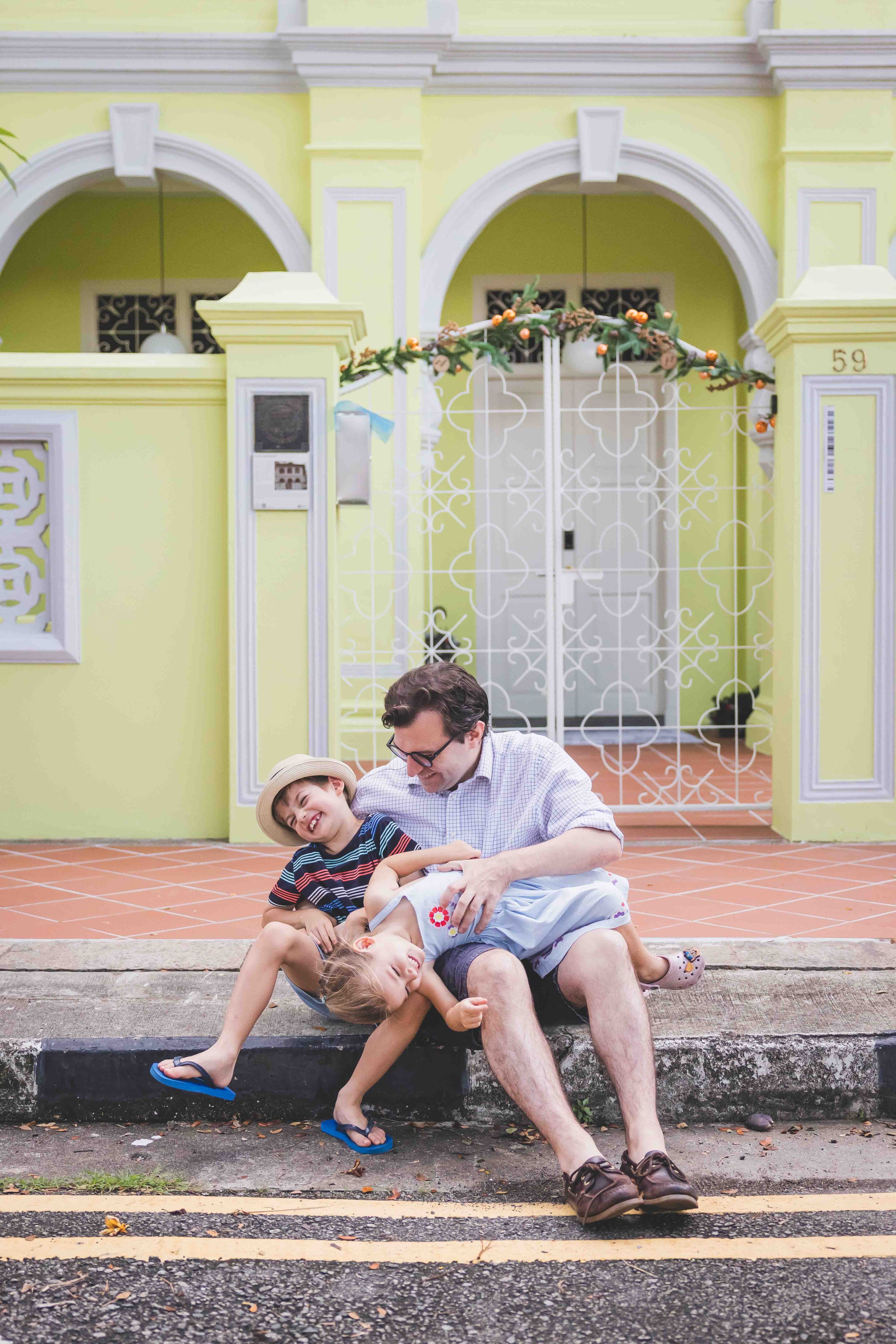 Outdoor family shoot singapore blair road coloured houses-0242.jpg