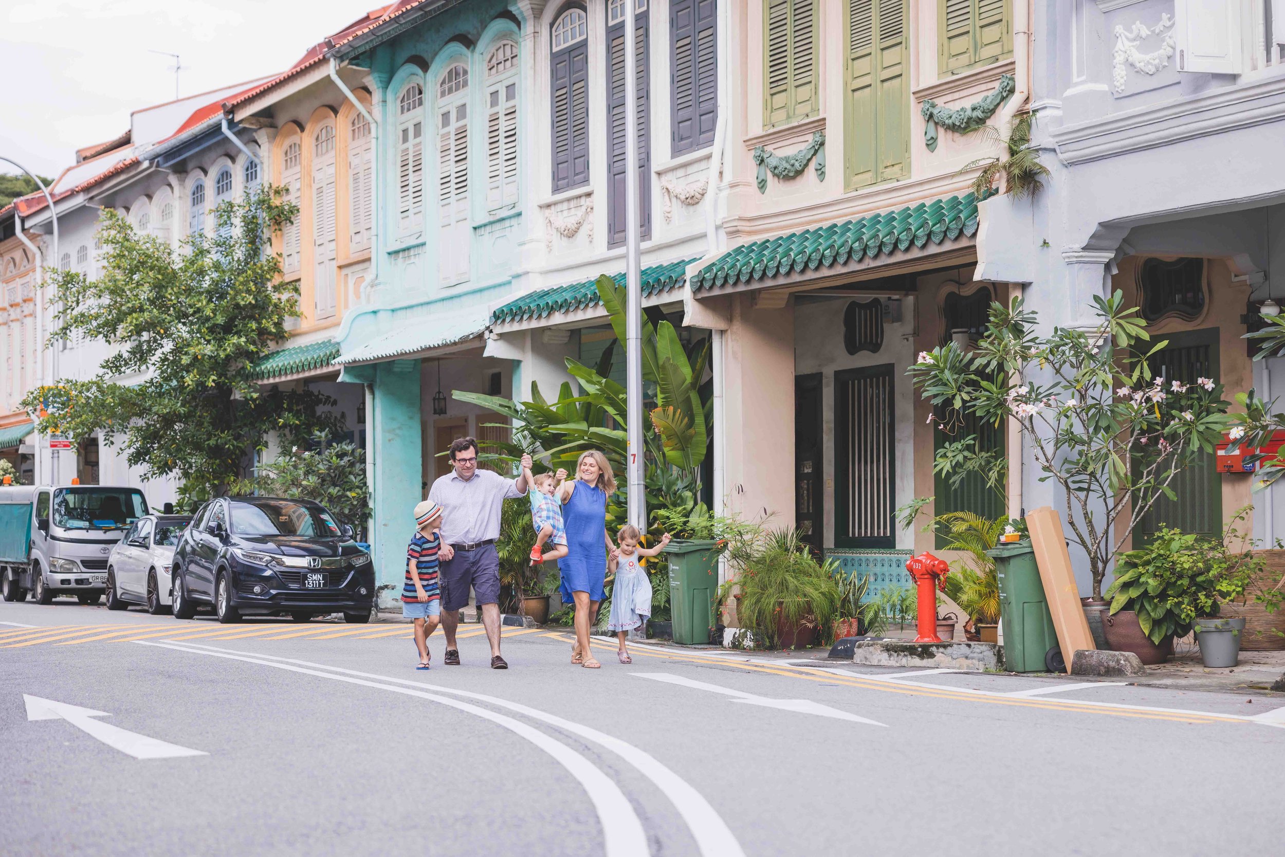 Outdoor family shoot singapore blair road coloured houses-0490.jpg