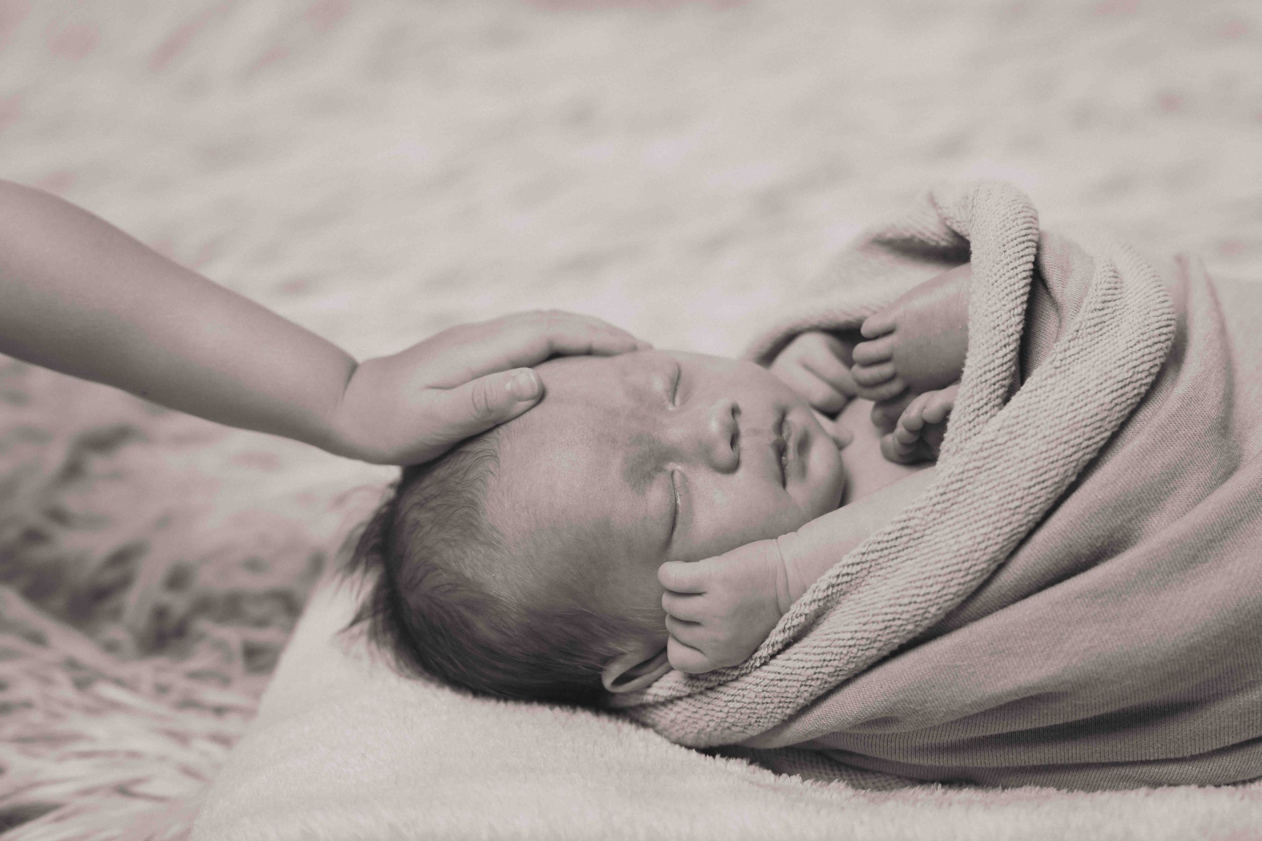 Newborn baby studio shoot-7128.jpg