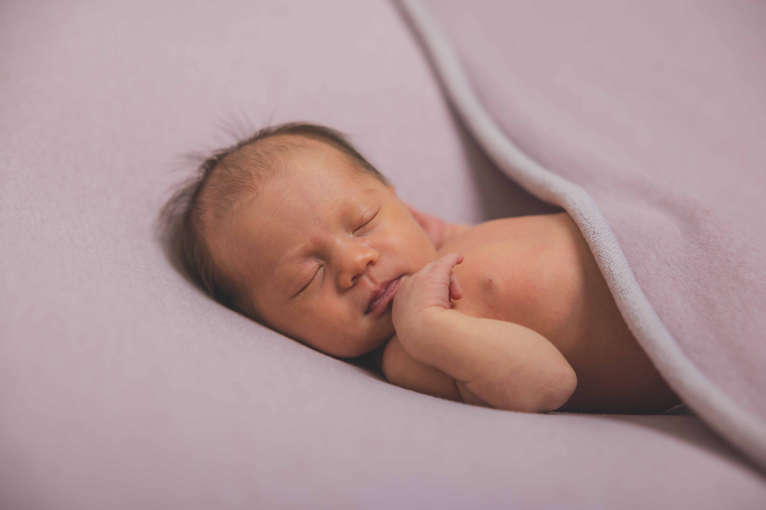 Newborn baby studio shoot-7061.jpg