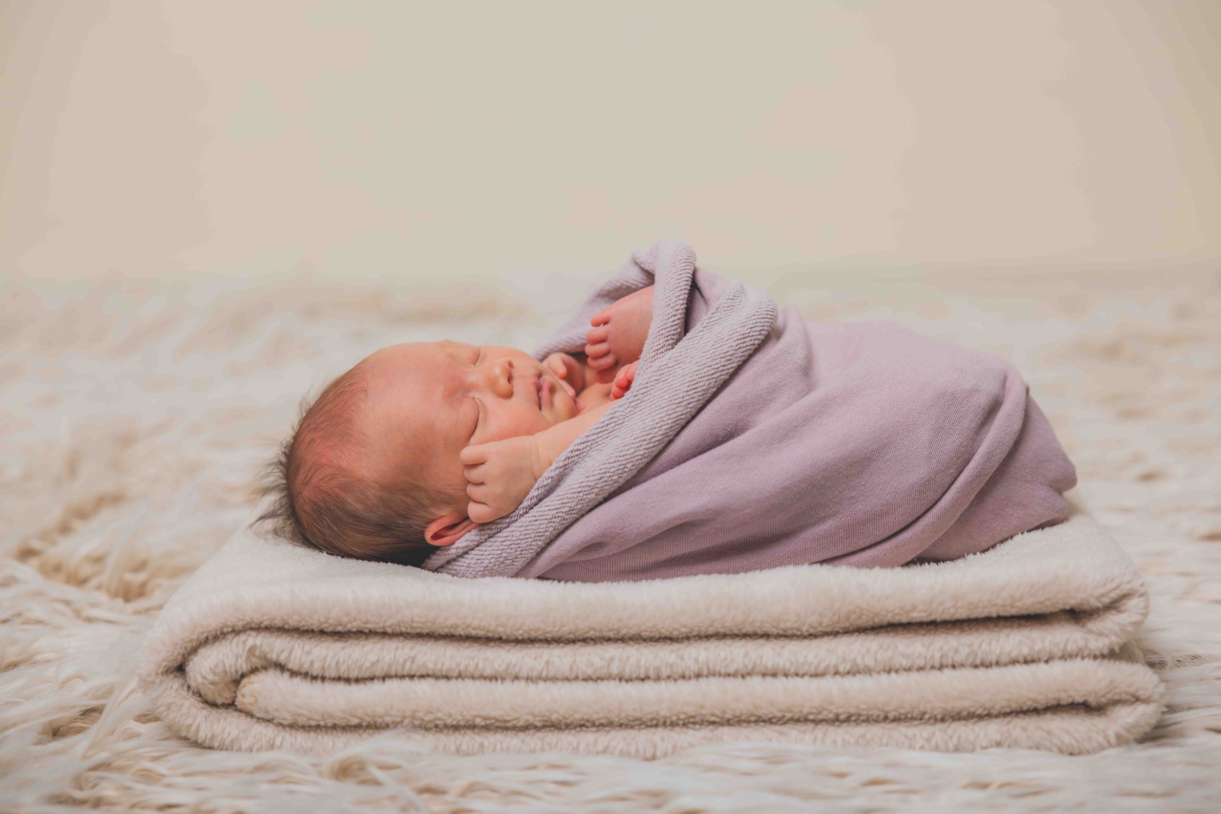 Newborn baby studio shoot-7113.jpg