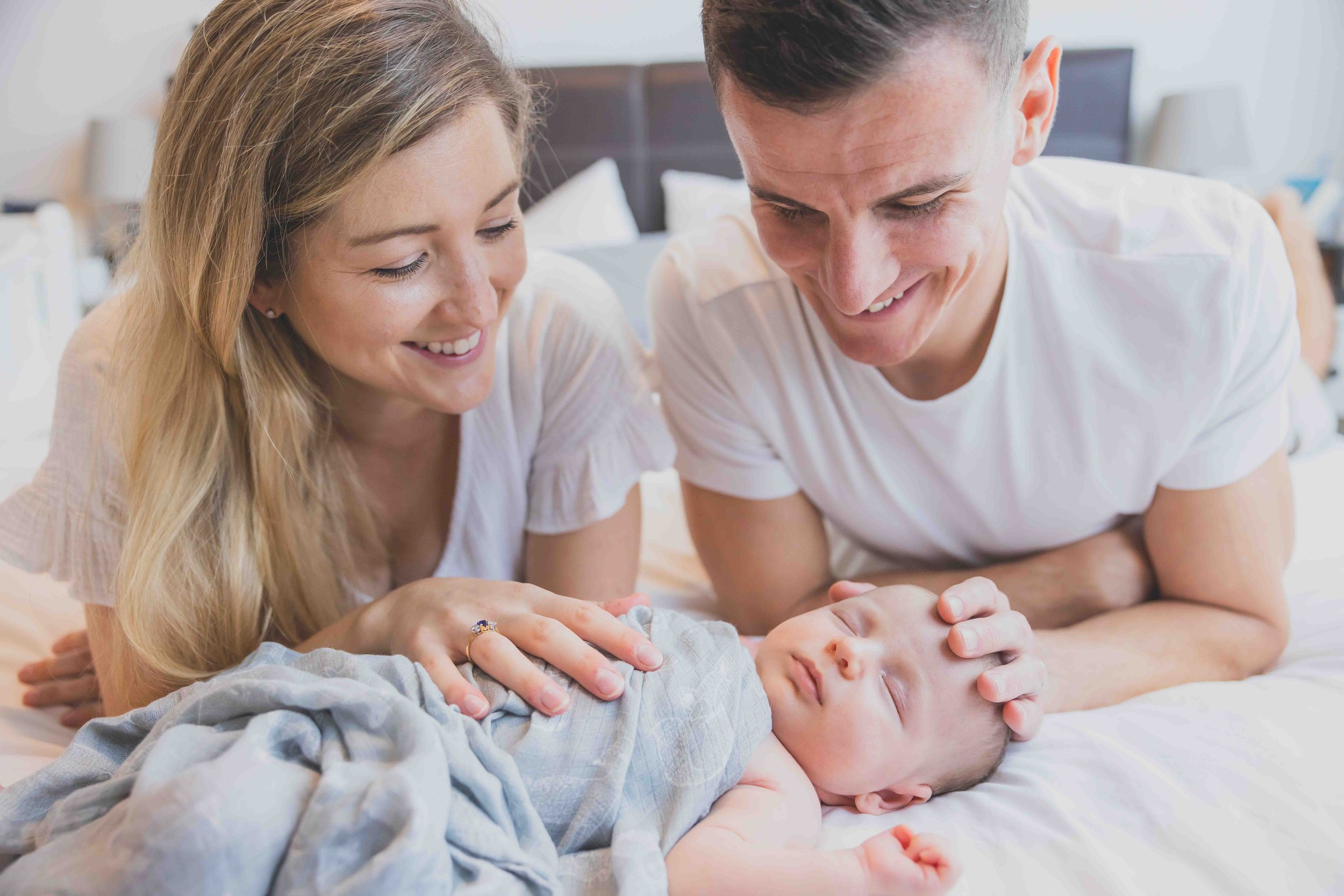 Newborn baby home visit shoot-4602.jpg