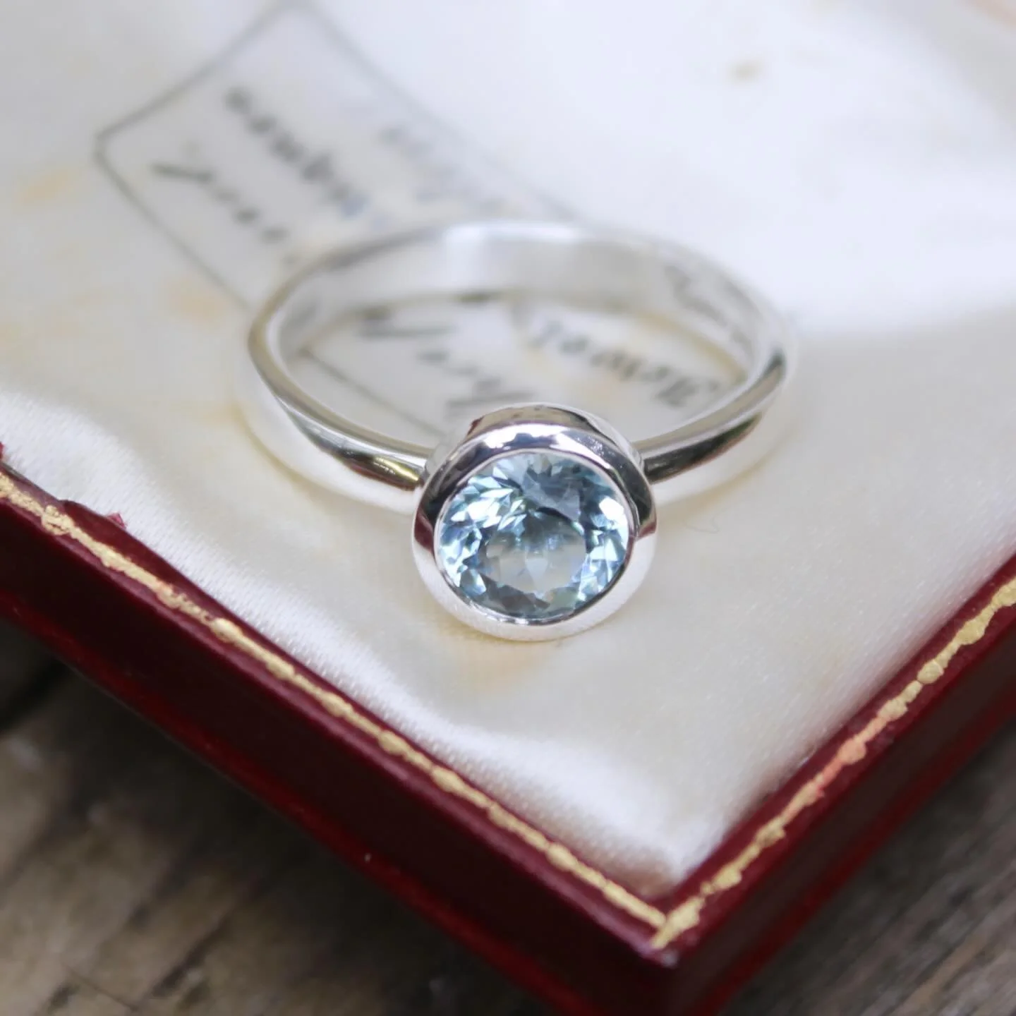 Sparkly aquamarine &hellip; beautiful from all angles. 
.
This commission was to celebrate a significant birthday &amp; was made all the personal by featuring a lovely inscription on the inside. That&rsquo;s the beauty of bespoke 🩵
.
.
#bristoljewel