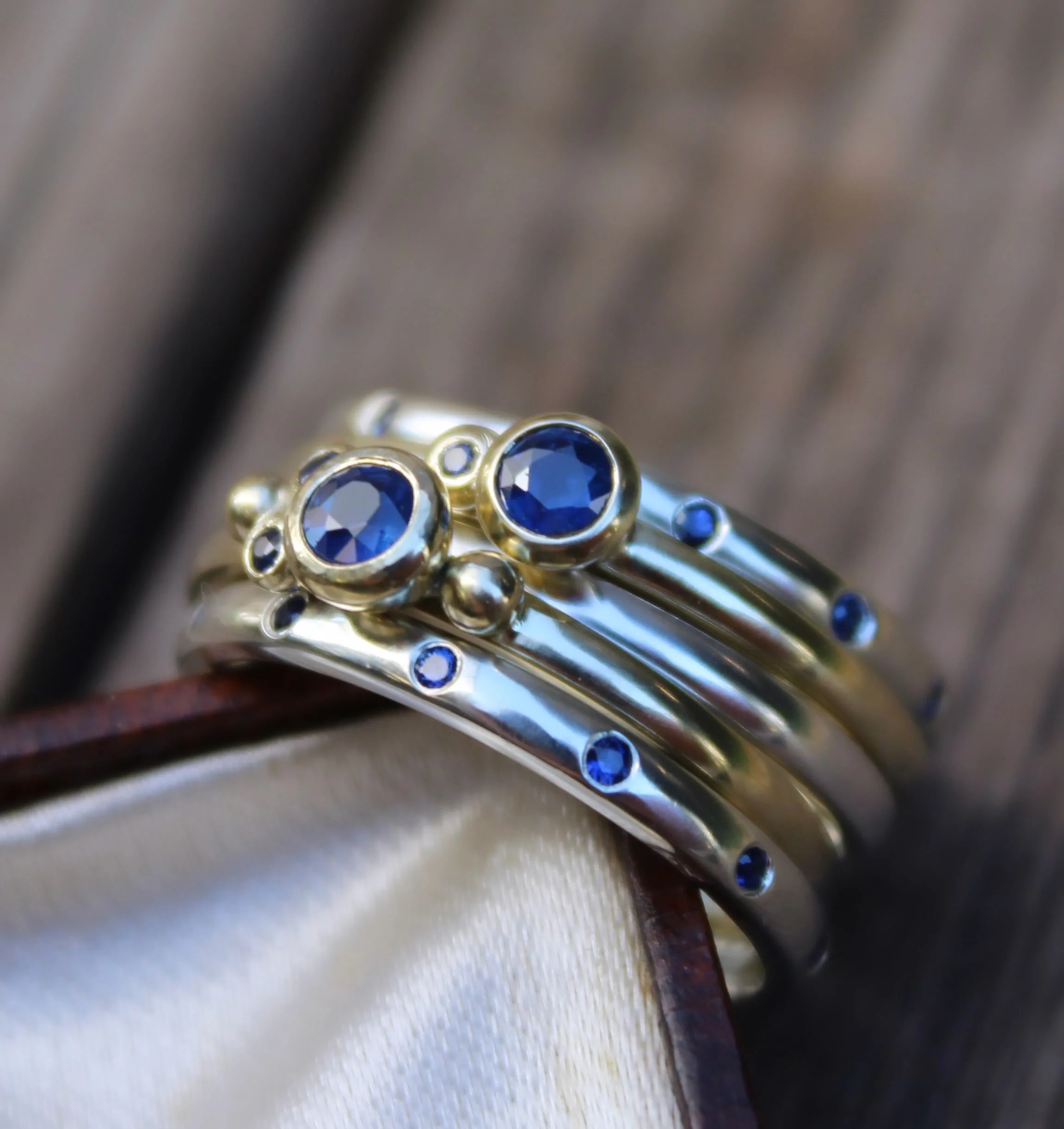 A recent transformation &hellip; 🩵
Family treasures remodelled to suit a new style keeping all the sentimental value. 
.
Always happy to have a chat to discuss options for remodelling family heirlooms! 
.
#bristoljeweller #handmadejewellery #goldsmi