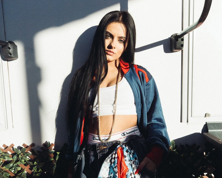Jessie Murph – When I'm Not Around Lyrics