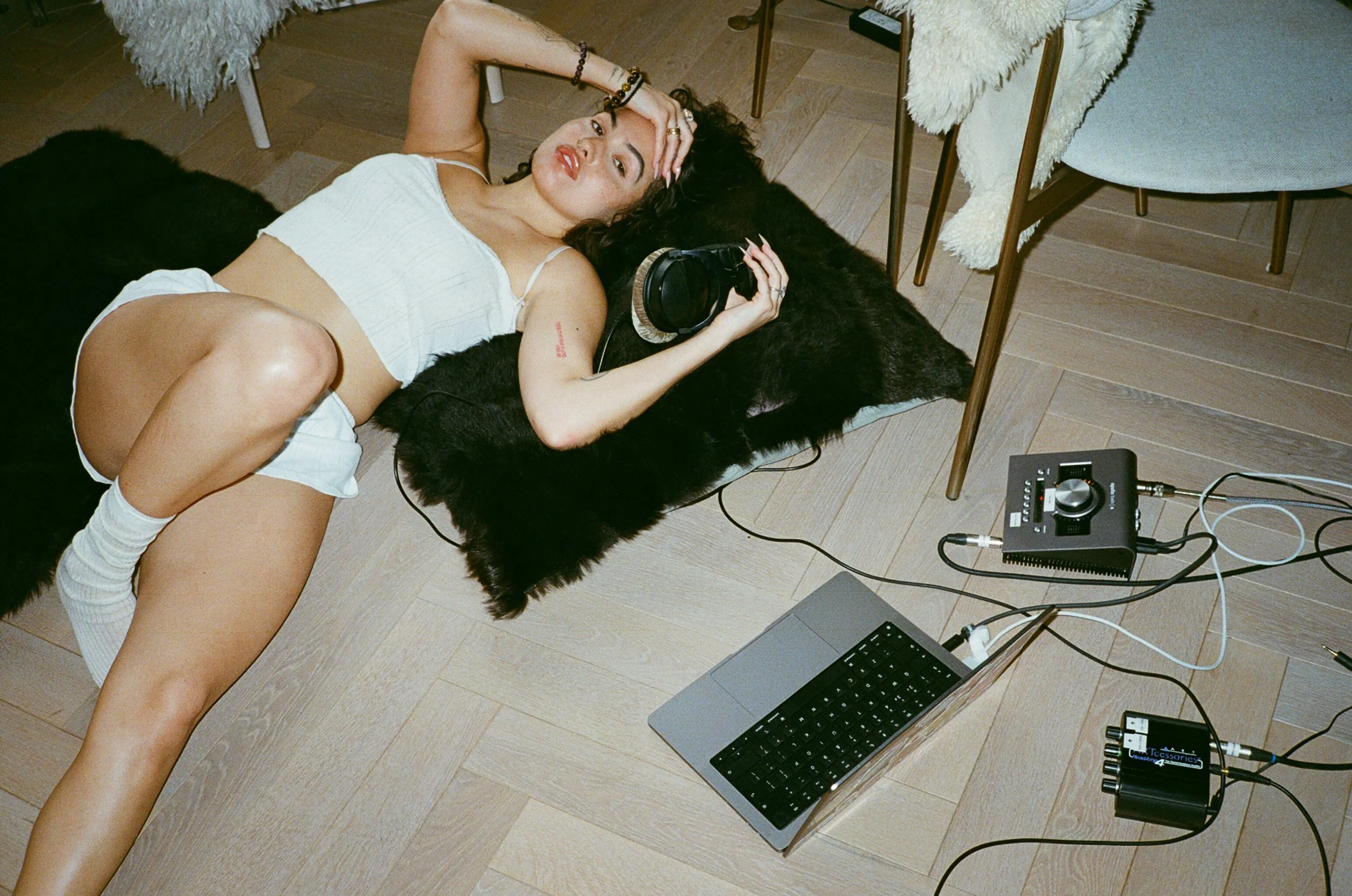 Mabel returns with new single 'January 19' and announces new mix tape will be released 25 July