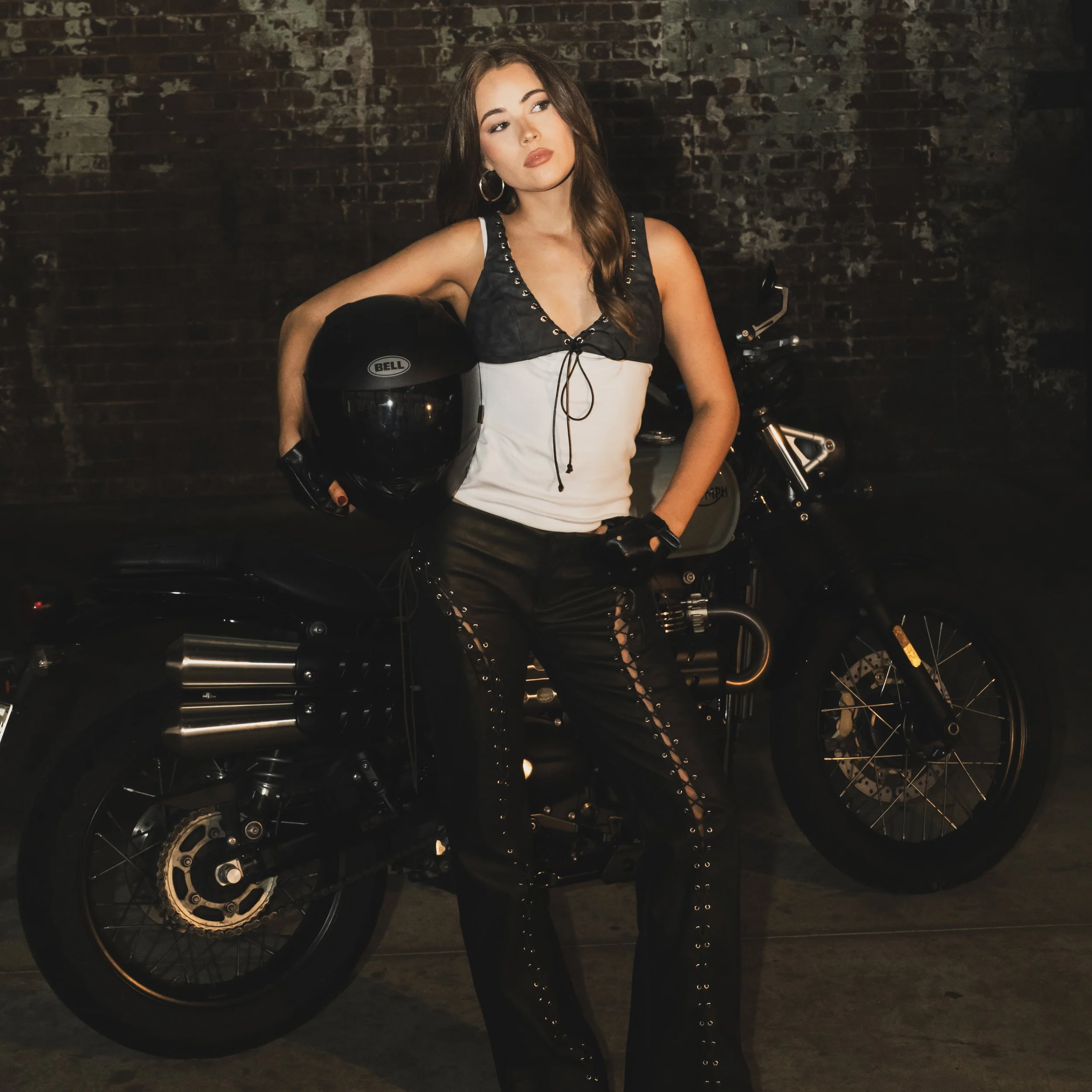 Bella Mackenzie returns with new single ’Second Hand Dust’