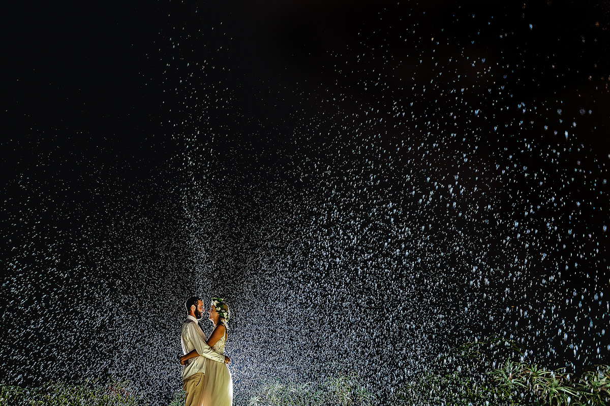 Rainy Beach Wedding - Uwes &amp; Cindy