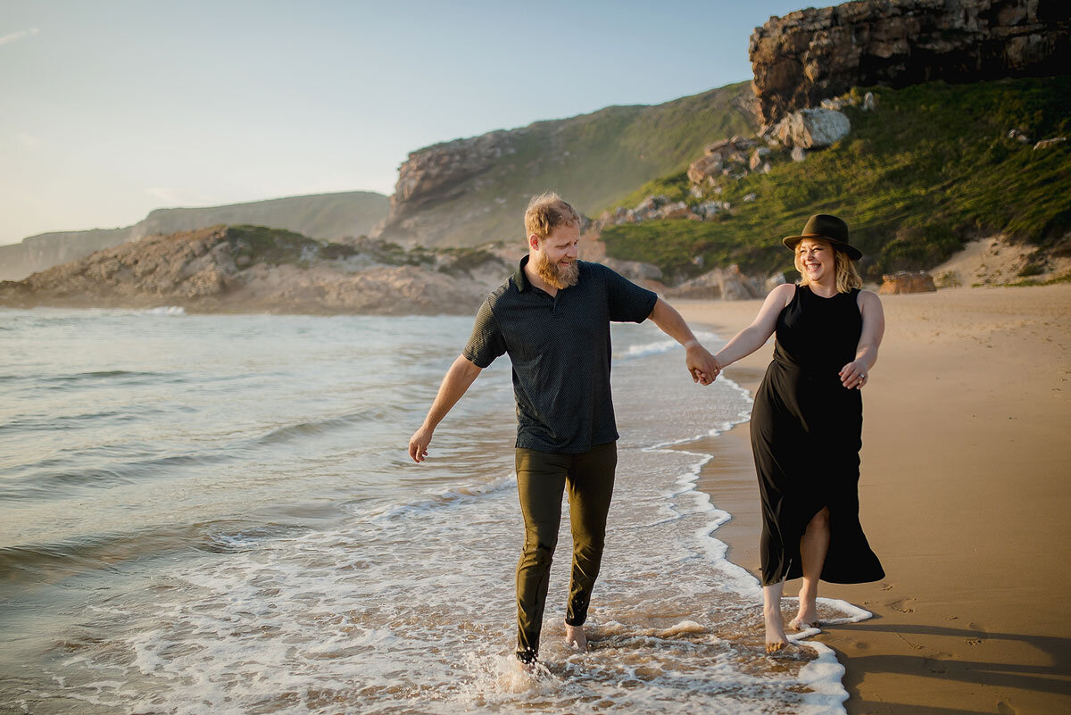 Robberg Beach destination photo shoot with the ocean in the backround.