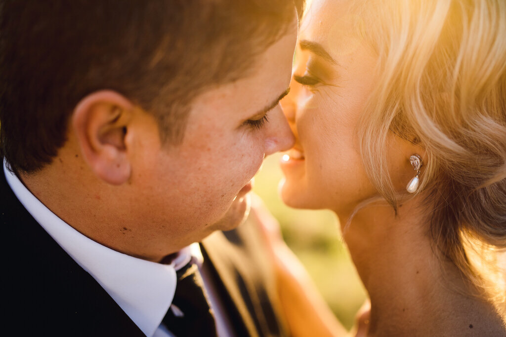 Intimate Bride and Groom Photos